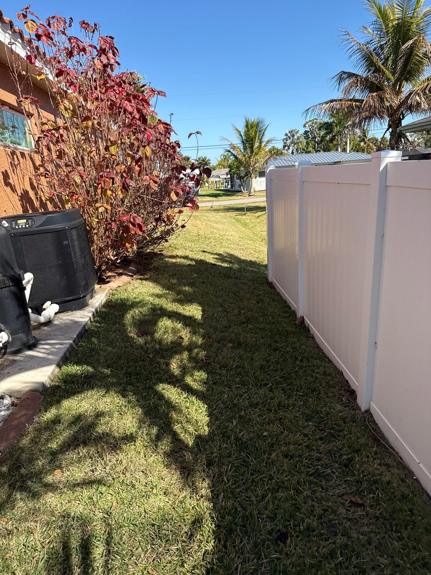 7 inch seamless gutters using Seamless Aluminum Gutters in Fort Myers, FL by Gutter Professors