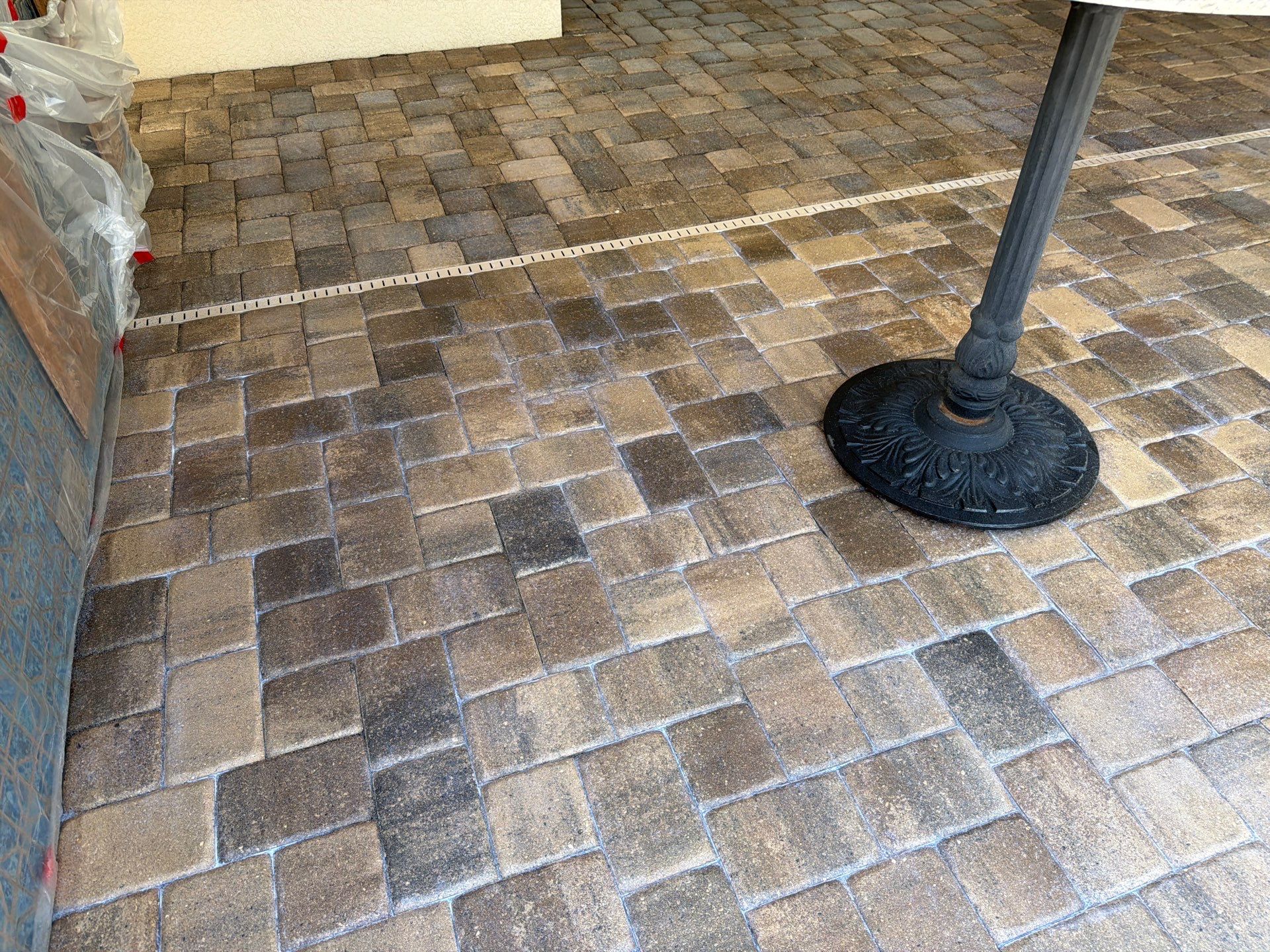 Valencia Lakes Pool Deck Paver Sealing and Restoration by Supreme Paver Experts