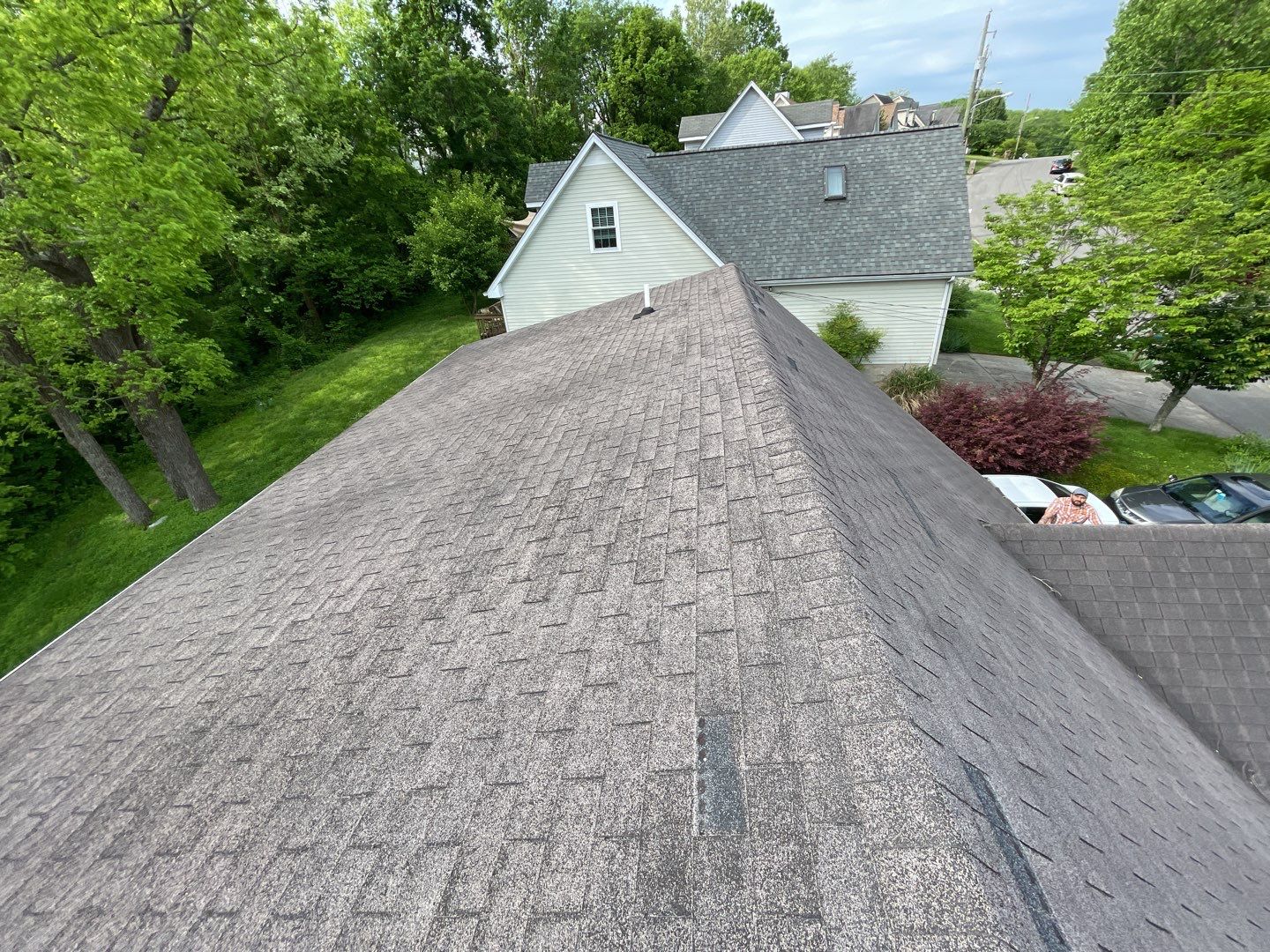 Residential Roofing Installation using Owens Corning Oakridge Roofing System by Undersun Roofing 