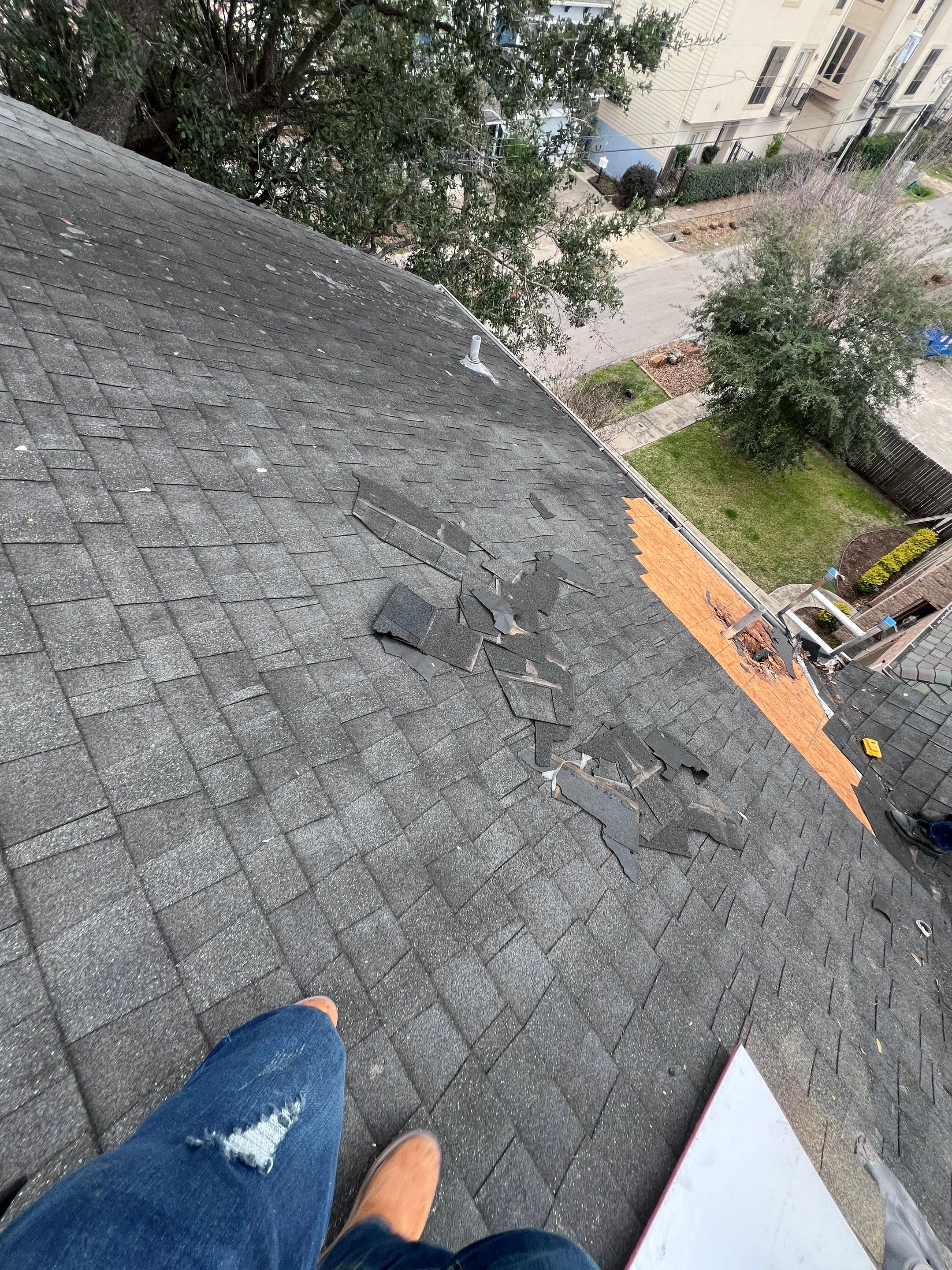 Hail Damage using Owen's Corning Duration (Lifetime) Shingles by Roof Repair Company