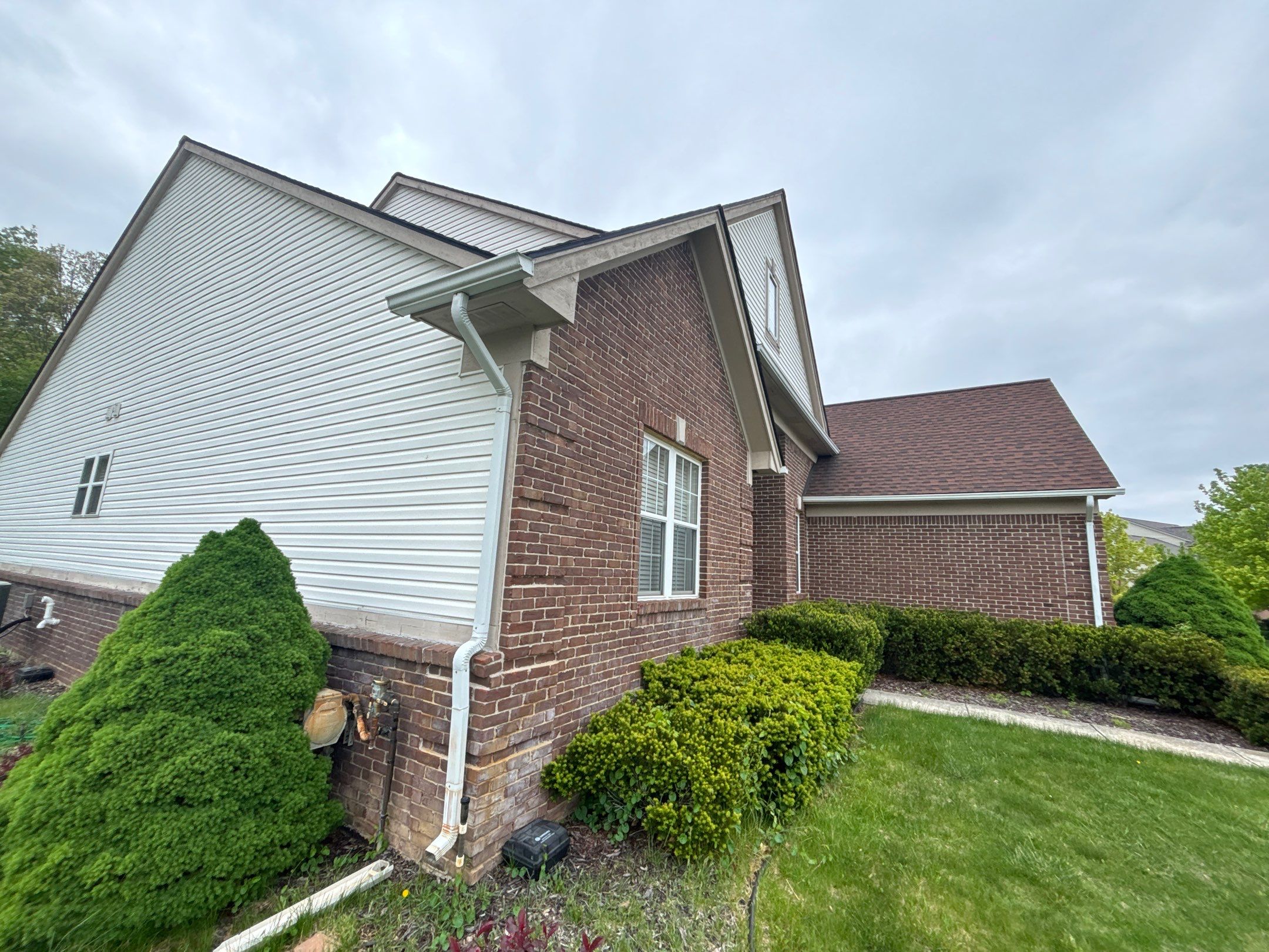 Siding Replacement using Alside D4 Odyssey-Plus Dutchlap Tuscan Clay by 180 Contractors