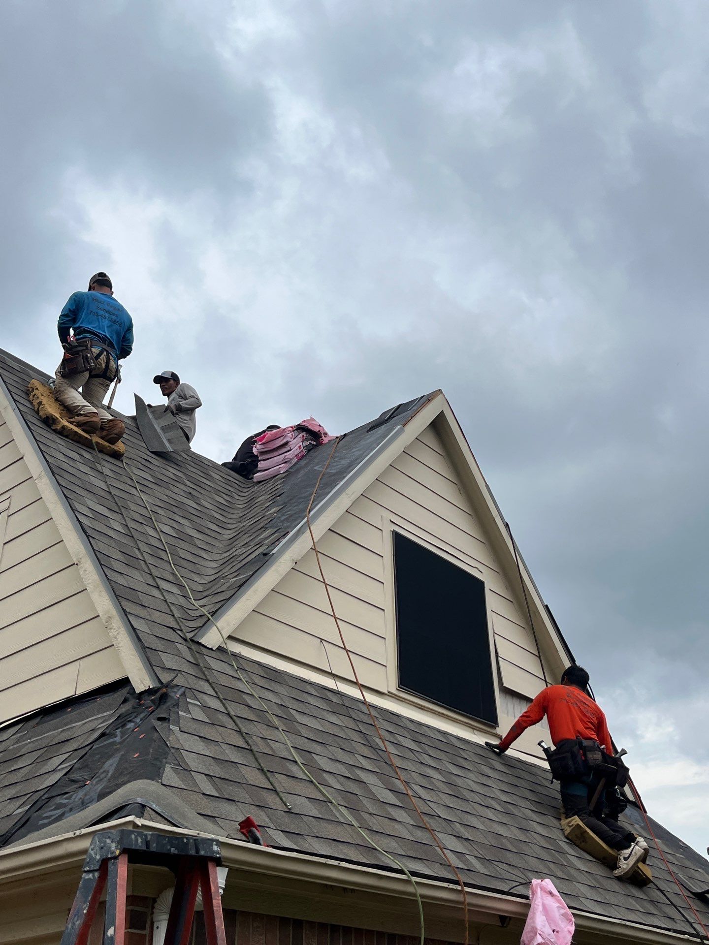 Residential Roofing Installation using Owen's Corning Duration (Lifetime) Shingles by Roof Repair Company