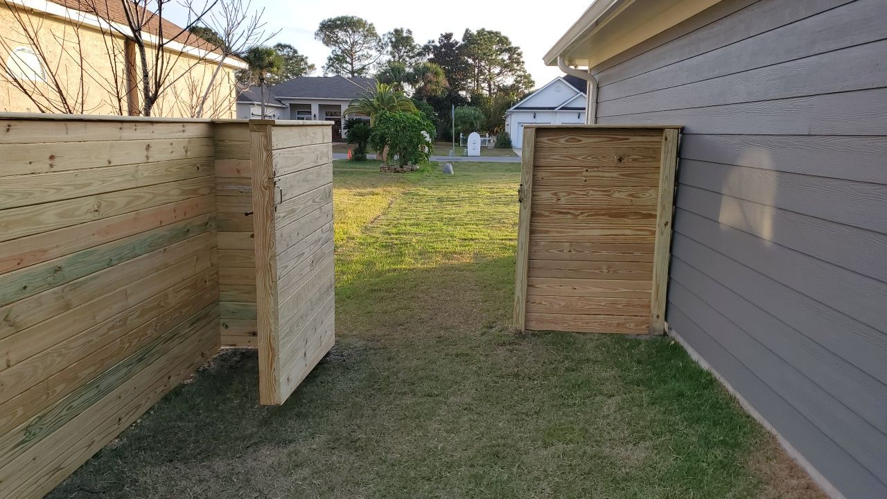 You can never go wrong with Horizontal by Hip Square Fence Inc.