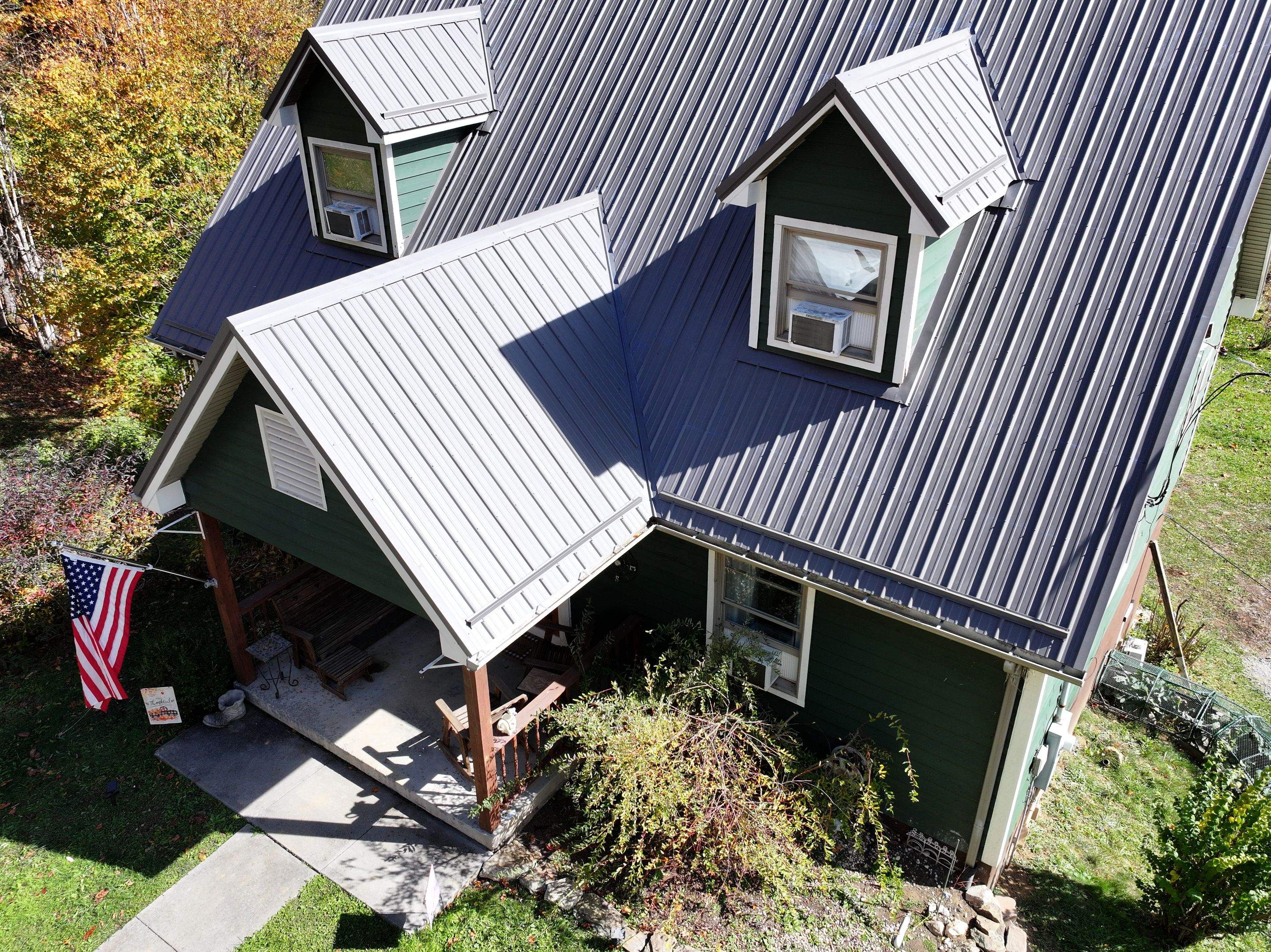 Burns Residence by Omnia Roofing