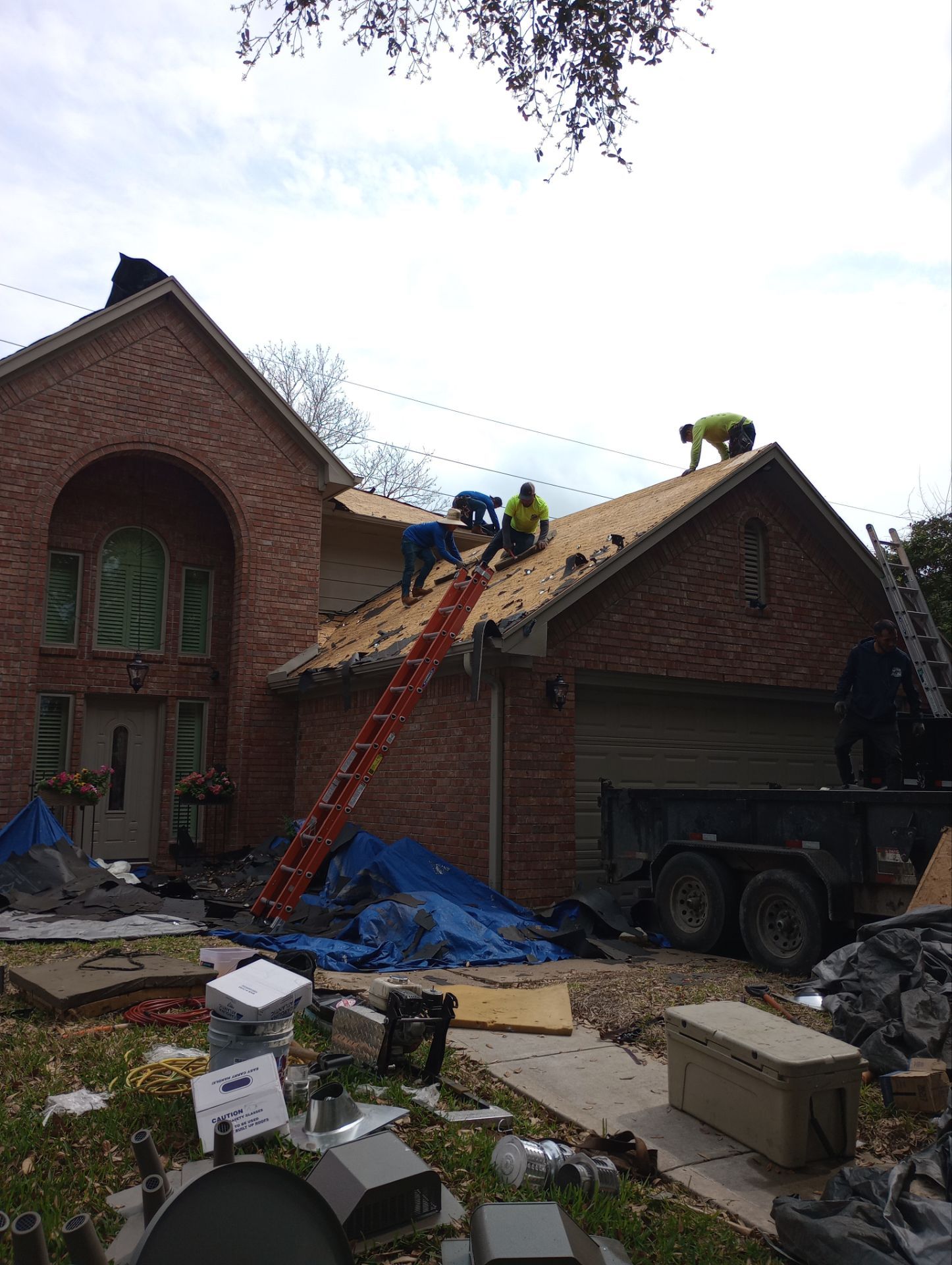 Residential Roofing Installation using Owen's Corning Duration (Lifetime) Shingles by Roof Repair Company