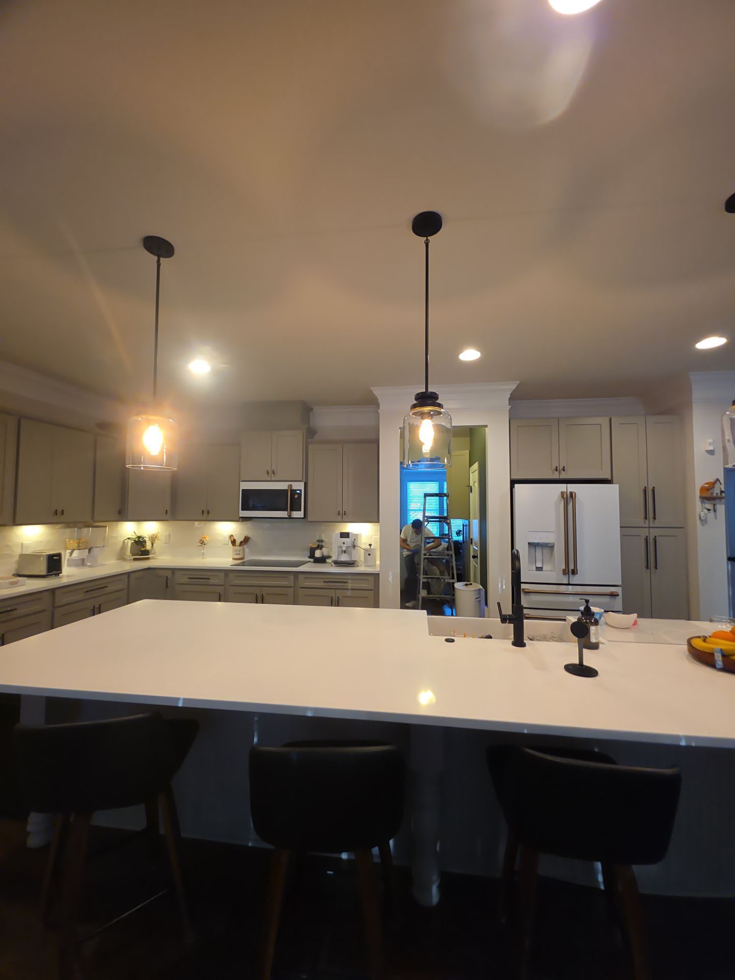 From Dated to Dazzling: A Bright Kitchen Transformation in Holly Springs by Elite Remodeling and Design LLC