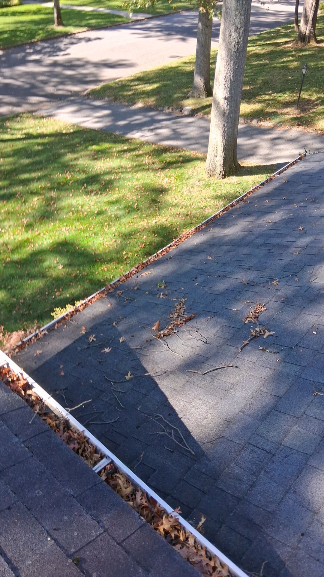 Gutter Cleaning in Wayne, NJ 07470 | Roof Valley & Leaf Removal by NJ Home Maintenance Services