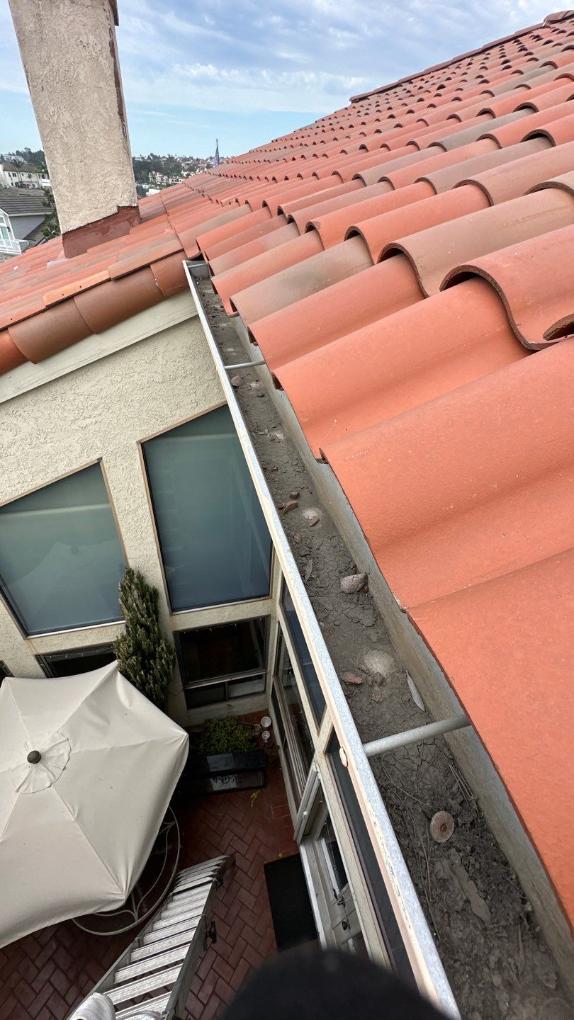 Mission Viejo Gutter Cleaning by Property Cleaning Experts