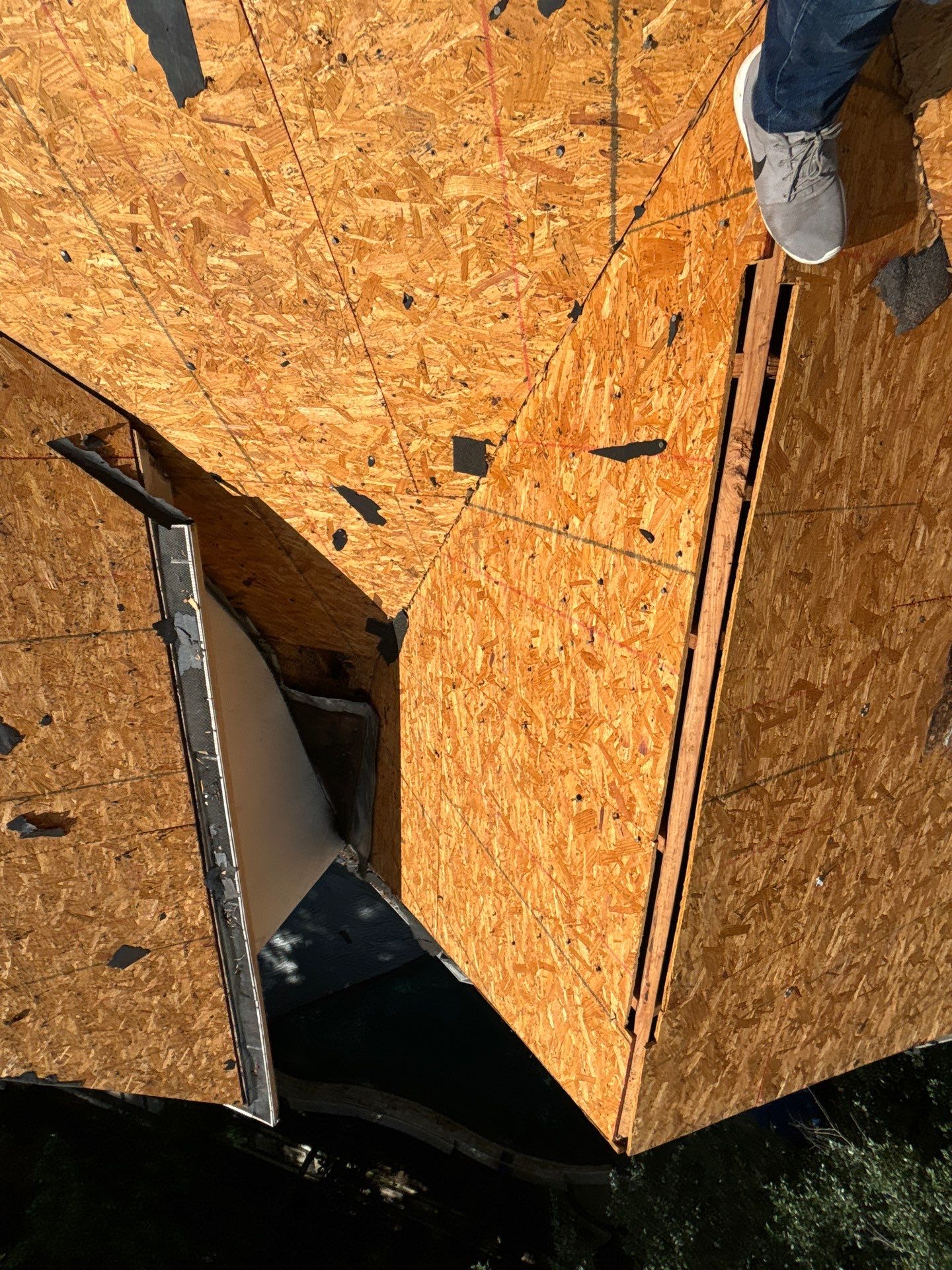 Residential Roofing Installation using Owen's Corning Duration (Lifetime) Shingles by Roof Repair Company