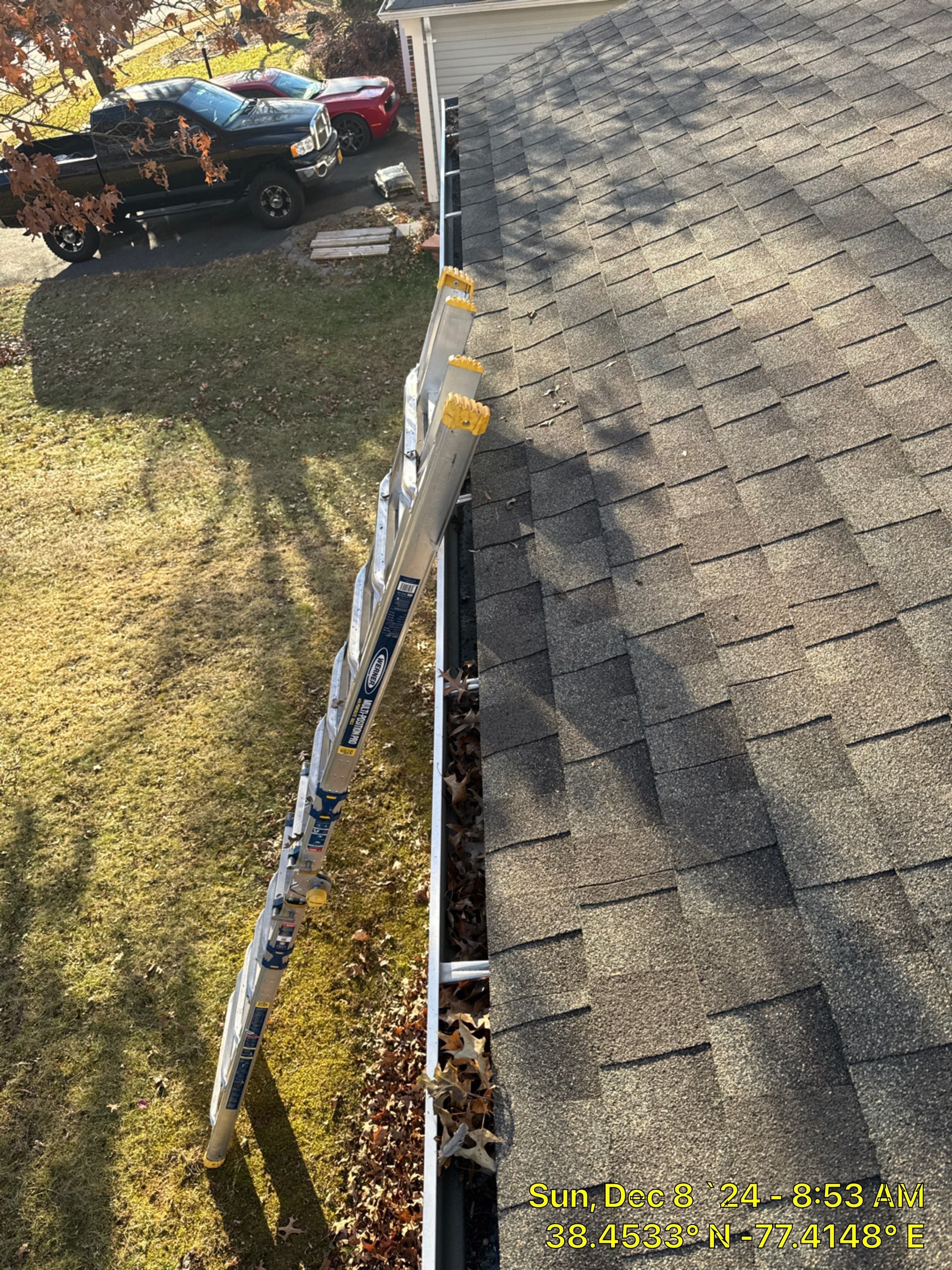 gutters guards using bulldog by La Bendicion Contruction Llc