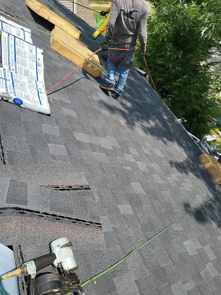 ATLAS PINNACLE COLOR: BLACK SHADOW by Eagle Eye Roofing