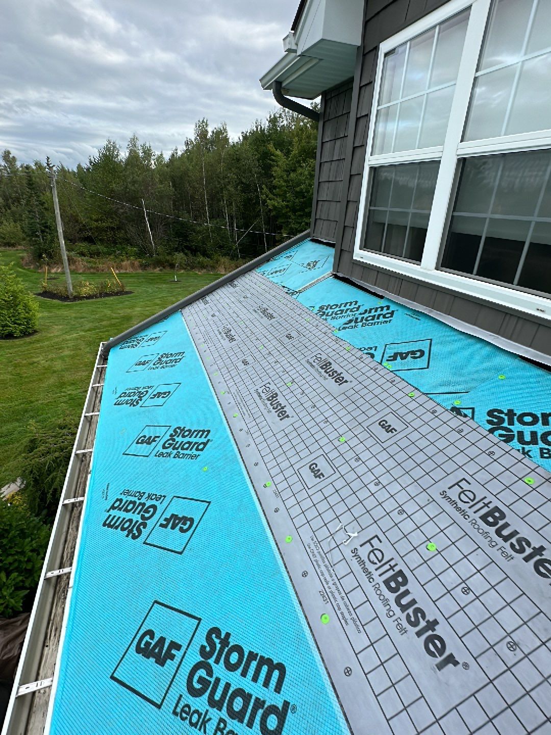 Residential Roofing Installation using Asphalt GAF HDZ by Artisan Roofing & Home Improvements Inc.