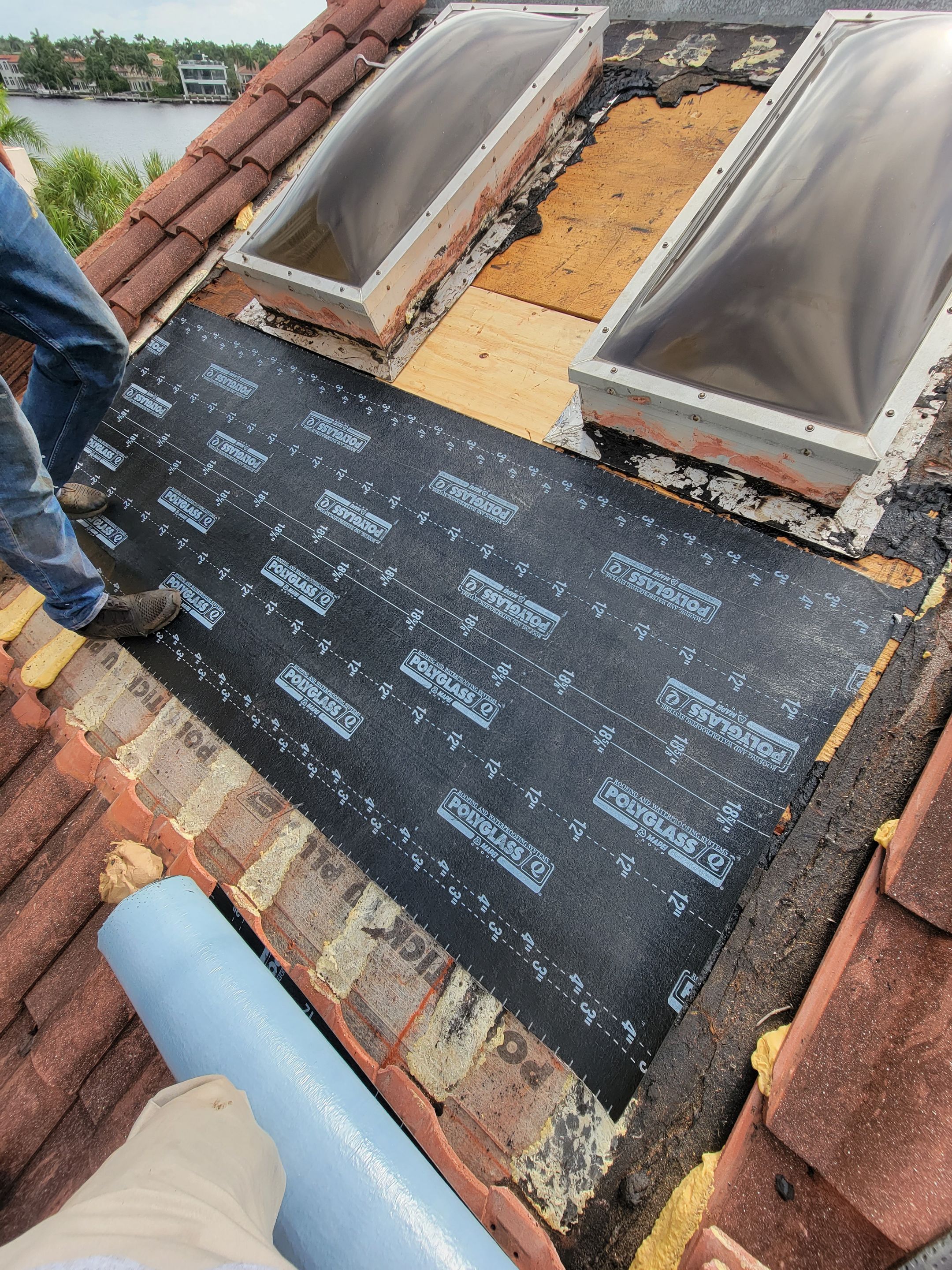 NE 37th Ave, Aventura, FL by G&J Roofing 