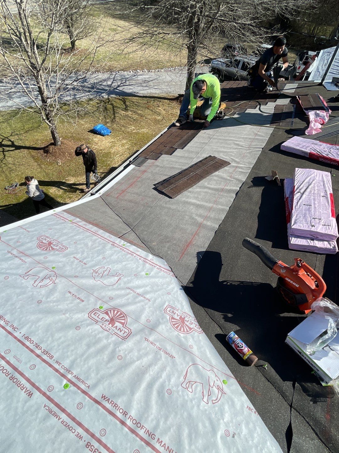 Residential Roofing Installation using Owens Corning Oakridge Roofing System by Undersun Roofing 
