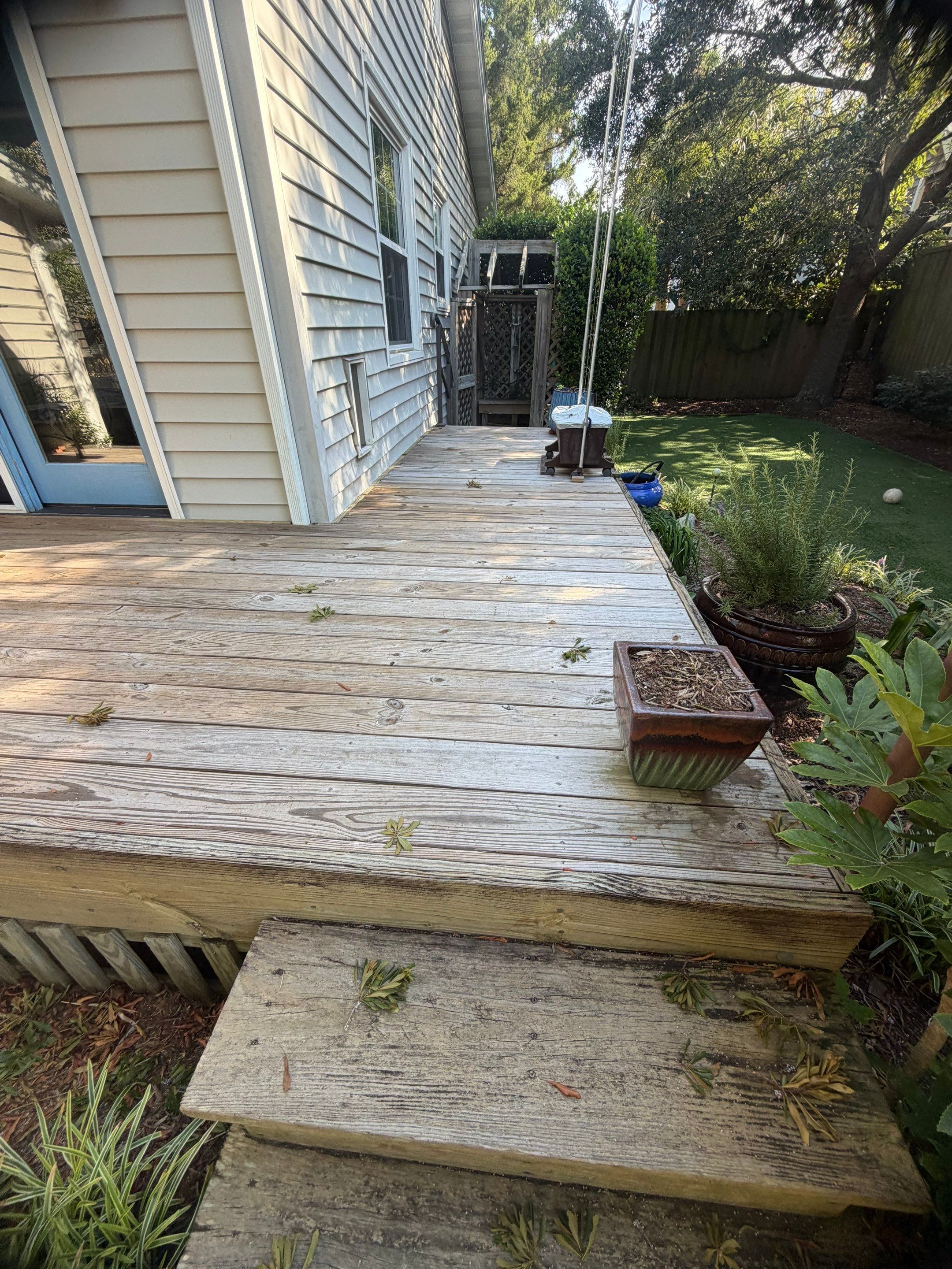 Deck using Wood Sealant by DuraSeal