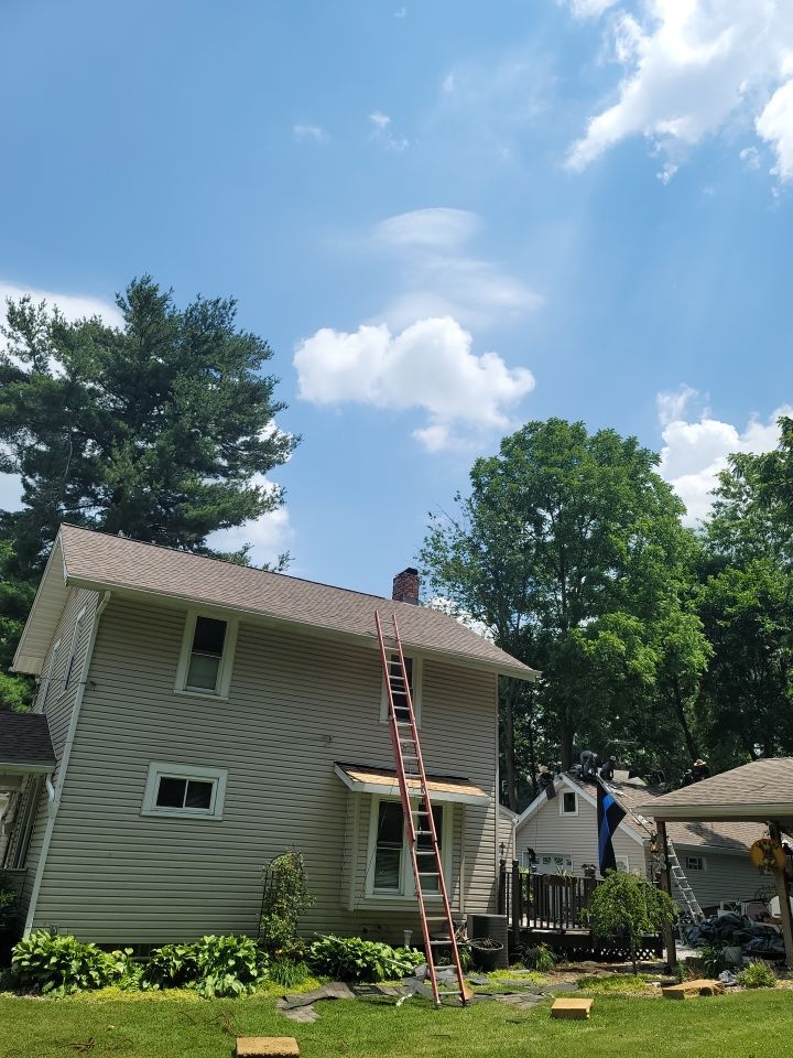 Brand: Atlas Pinnacle Color: Pristine Scotchgarde Copper Canyon Drip: White by Eagle Eye Roofing