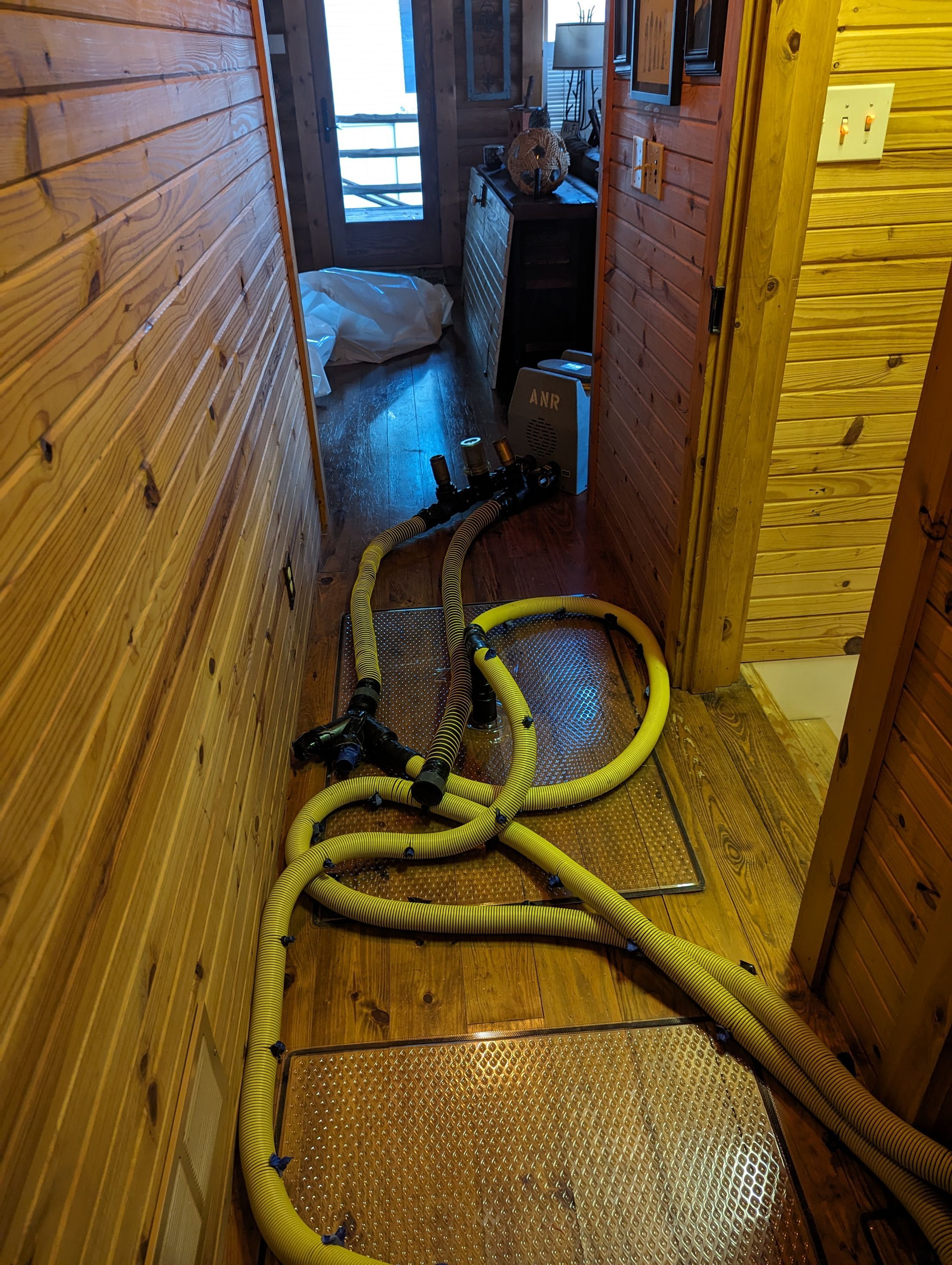 Emergency Service Water Damage in Charlestown, IN by ANR Restoration