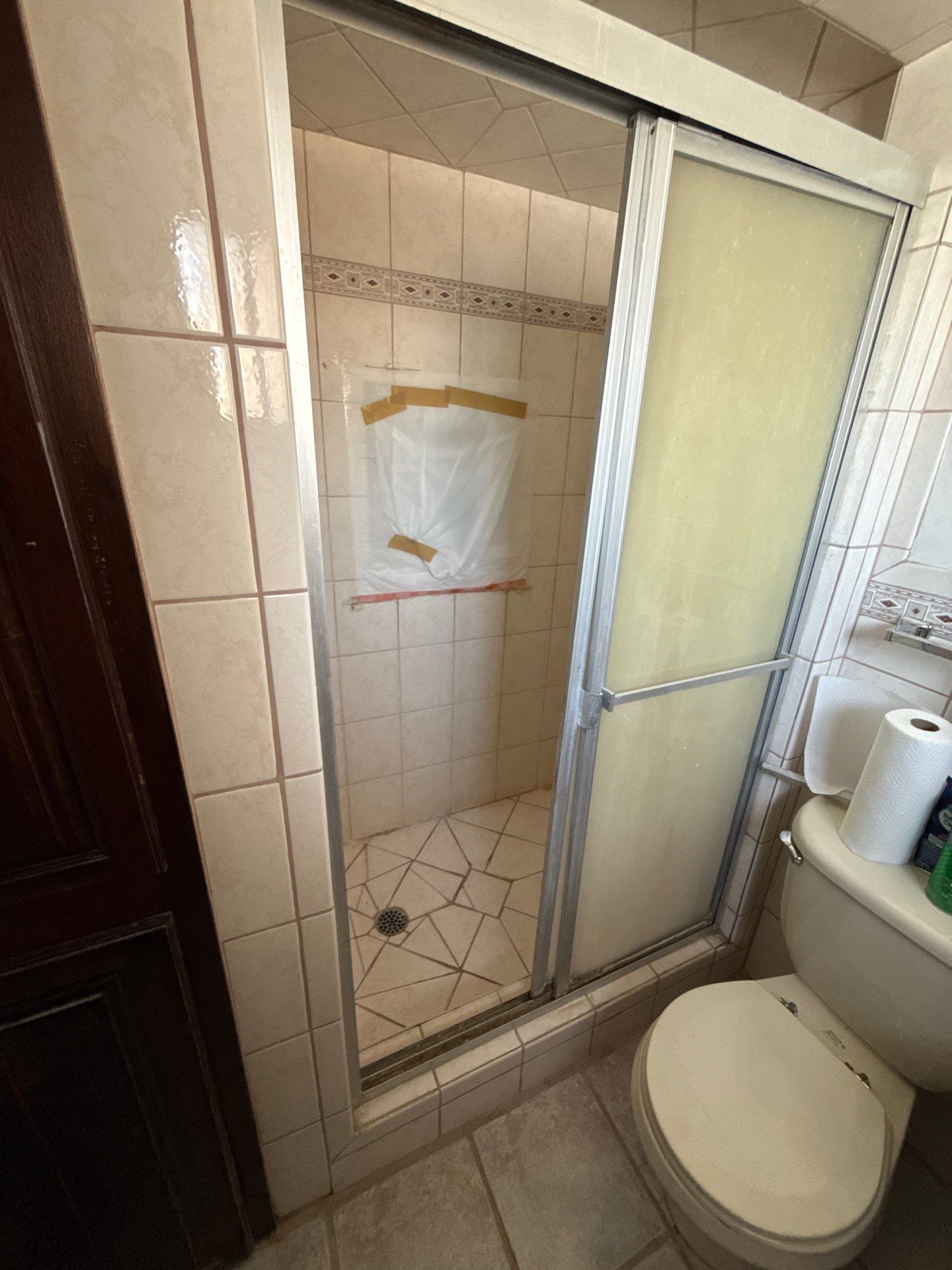 Bathroom remodel by Castro Brothers Solutions