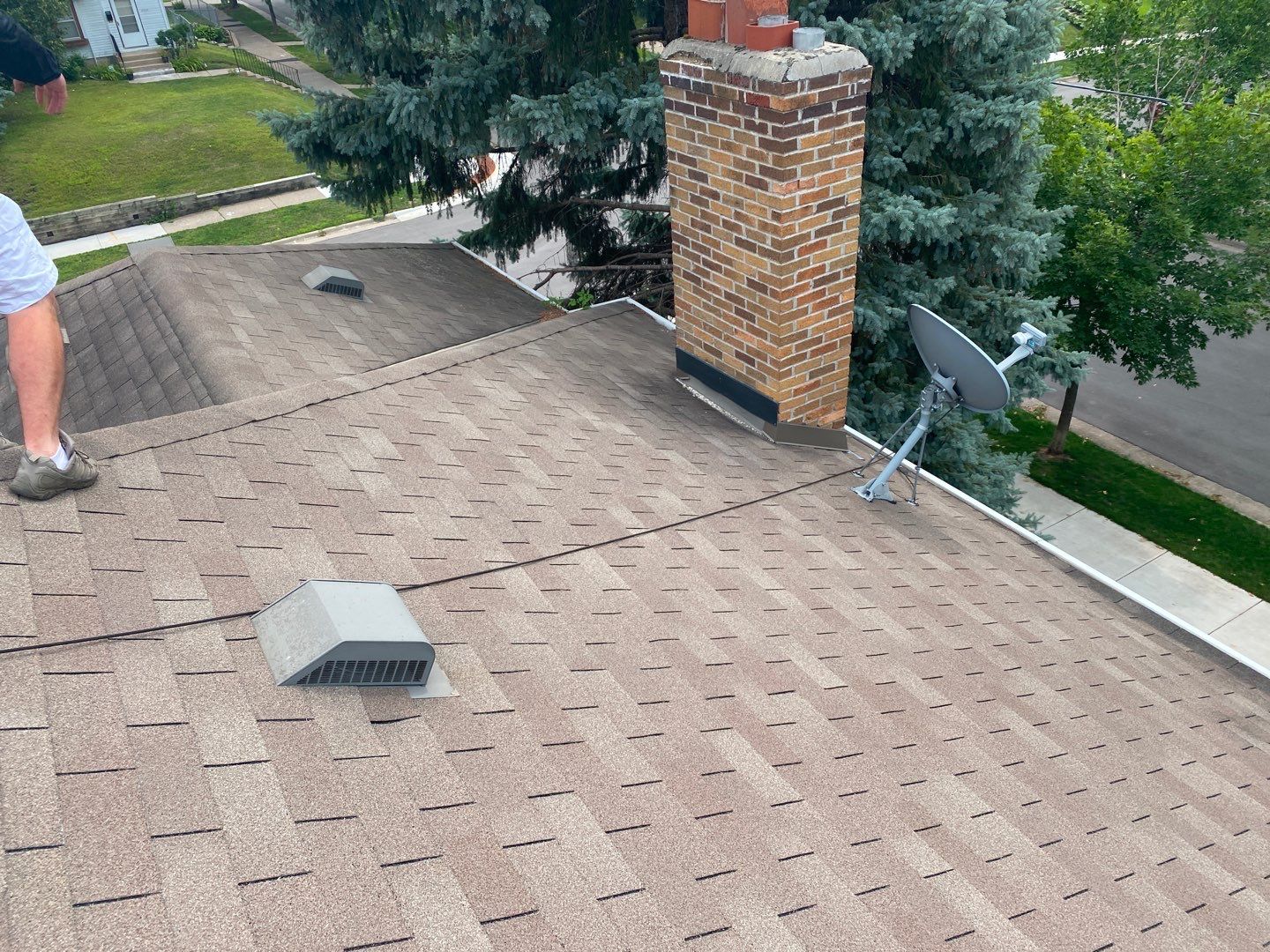 Minneapolis, MN – Roof and In-Roof Gutter System Replacement by First Impressions Exteriors