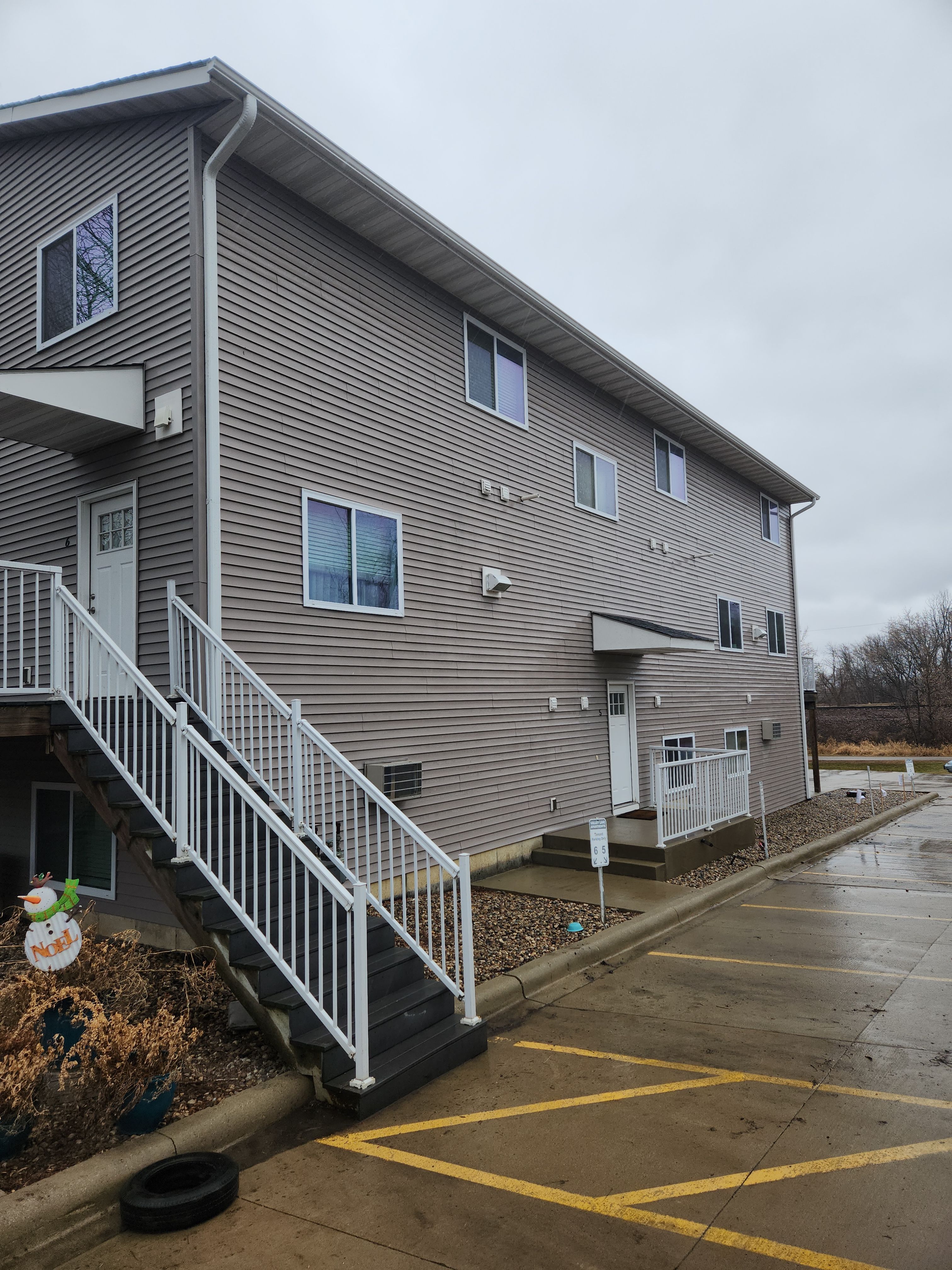 5" Gutters in Eagle Lake by Next Level Seamless Gutters / Exteriors Inc.