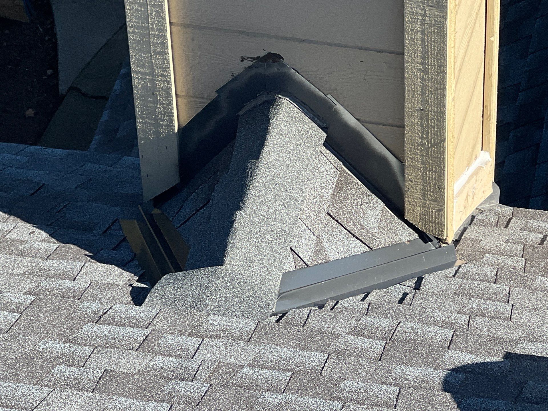 New shingles and gutters using GAF Timberline HDZ shingles and aluminum gutter by Straight Edge Roofing Inc