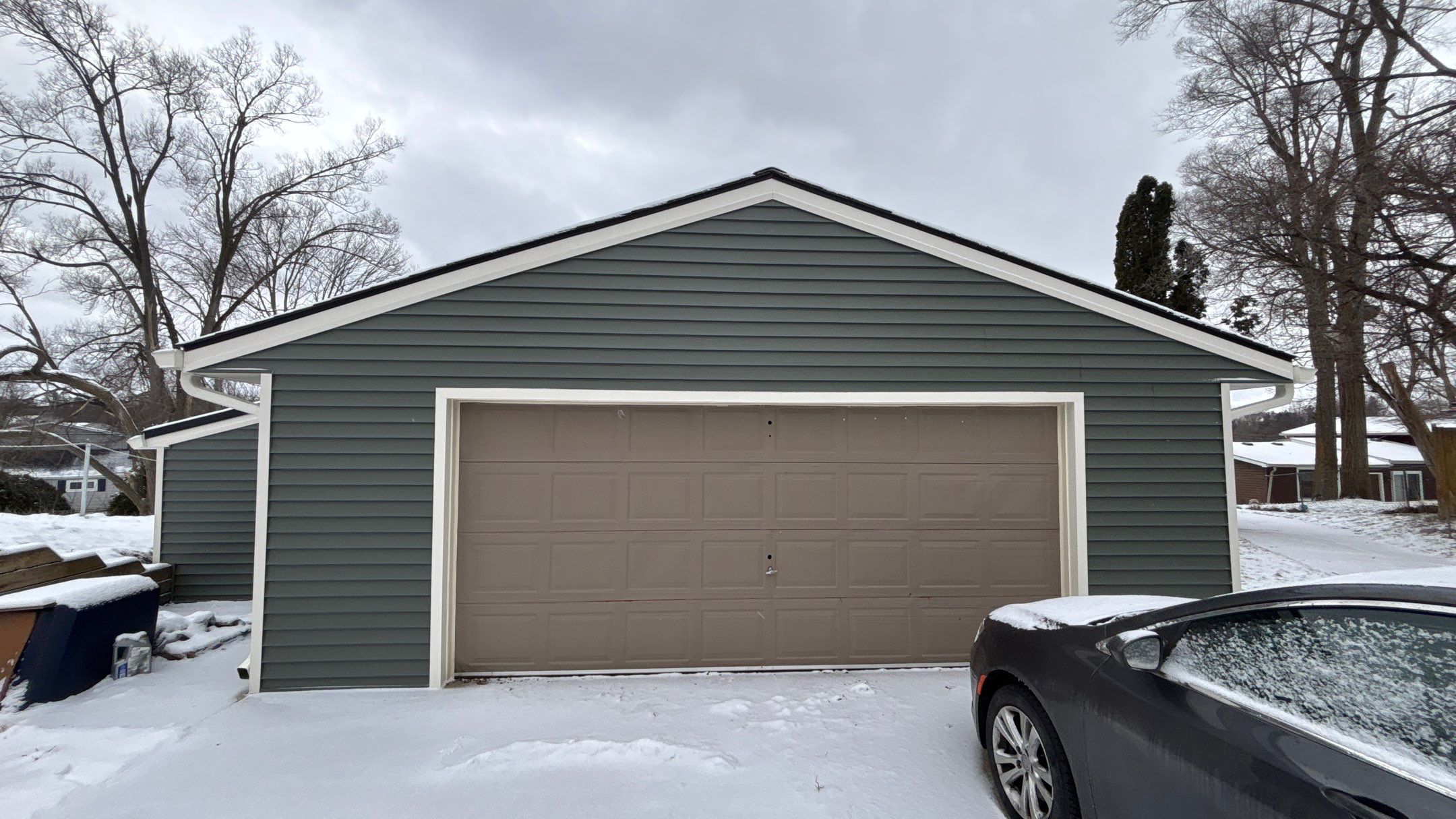 Siding Replacement using Alside Charter Oak D4.5" by 180 Contractors