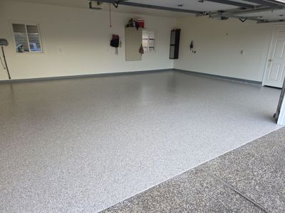 Garage in Claystone Hybrid