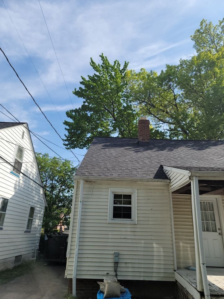 ATLAS PINNACLE COLOR: SCOTCHGARD BLACK DRIP EDGE: WHITE by Eagle Eye Roofing