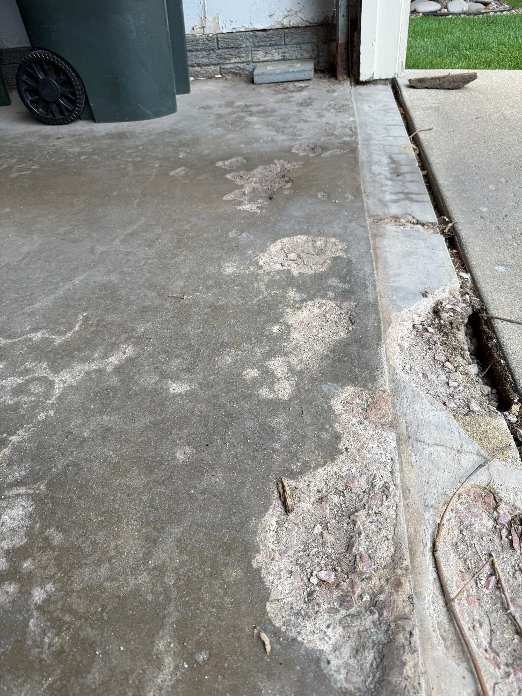 Custom Creekbed Garage Floor Coating in Sioux Falls by Select Painting, Coatings & Garage Cabinets