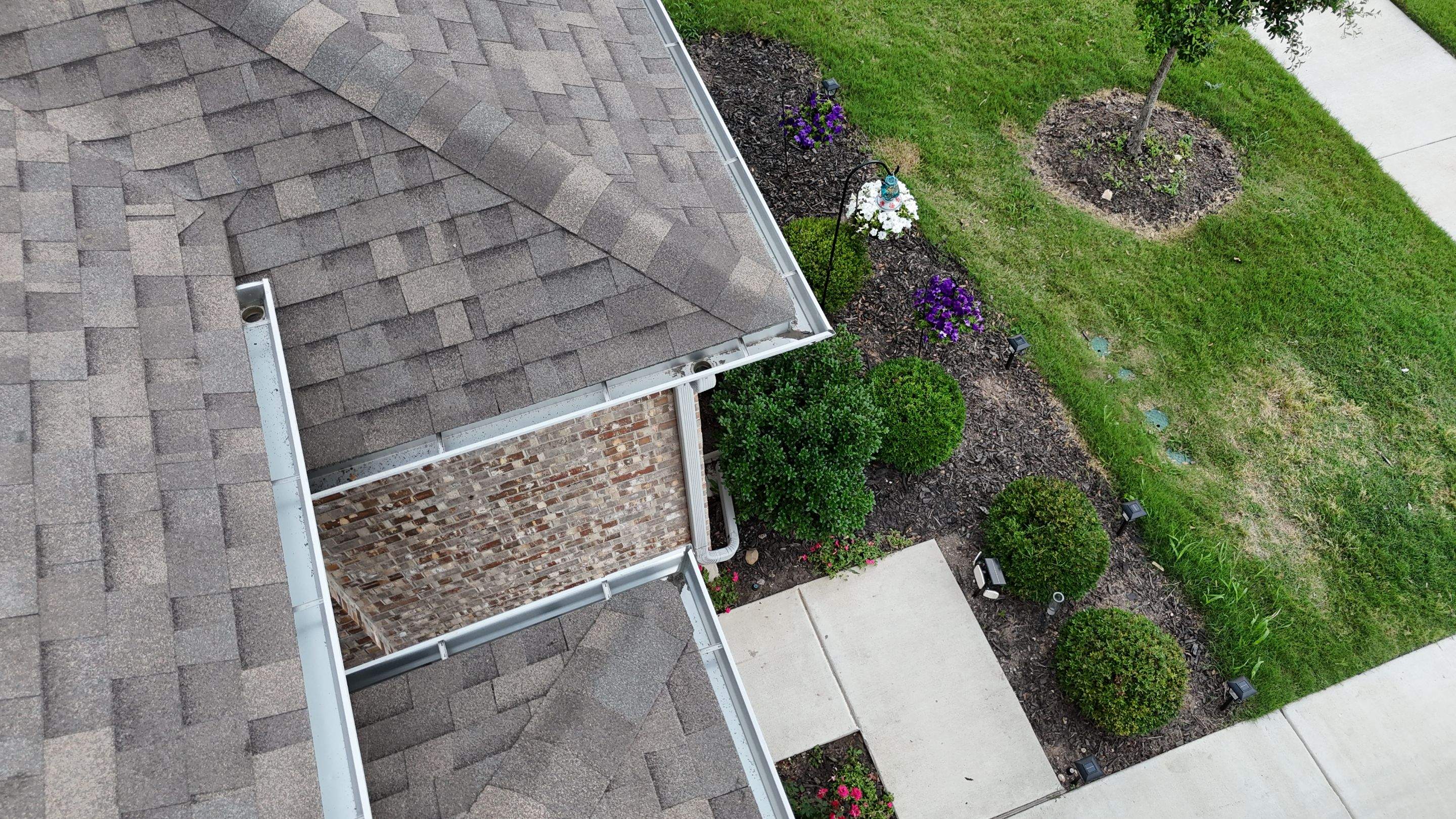 Weathered Wood - Malarkey Vista by RoofsOnly.com