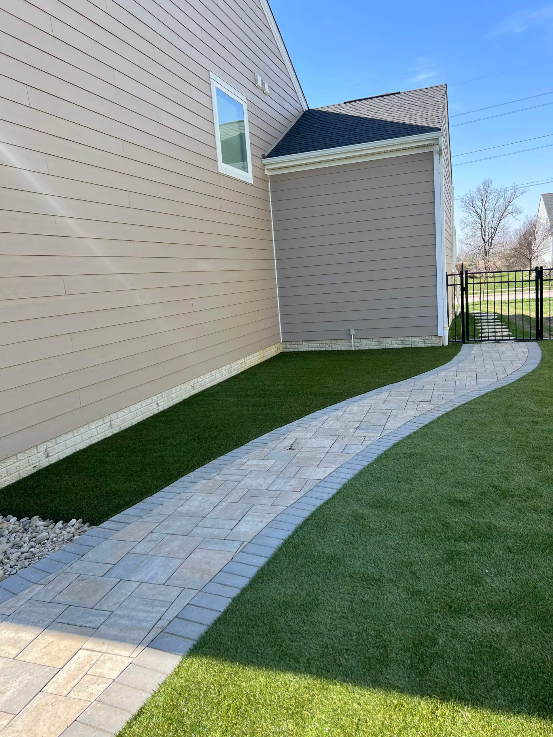 Landscapes in Hilliard, OH by ForeverLawn NEIN/INDY