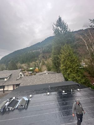 Residential Roofing Installation using GAF Charcoal HDZ