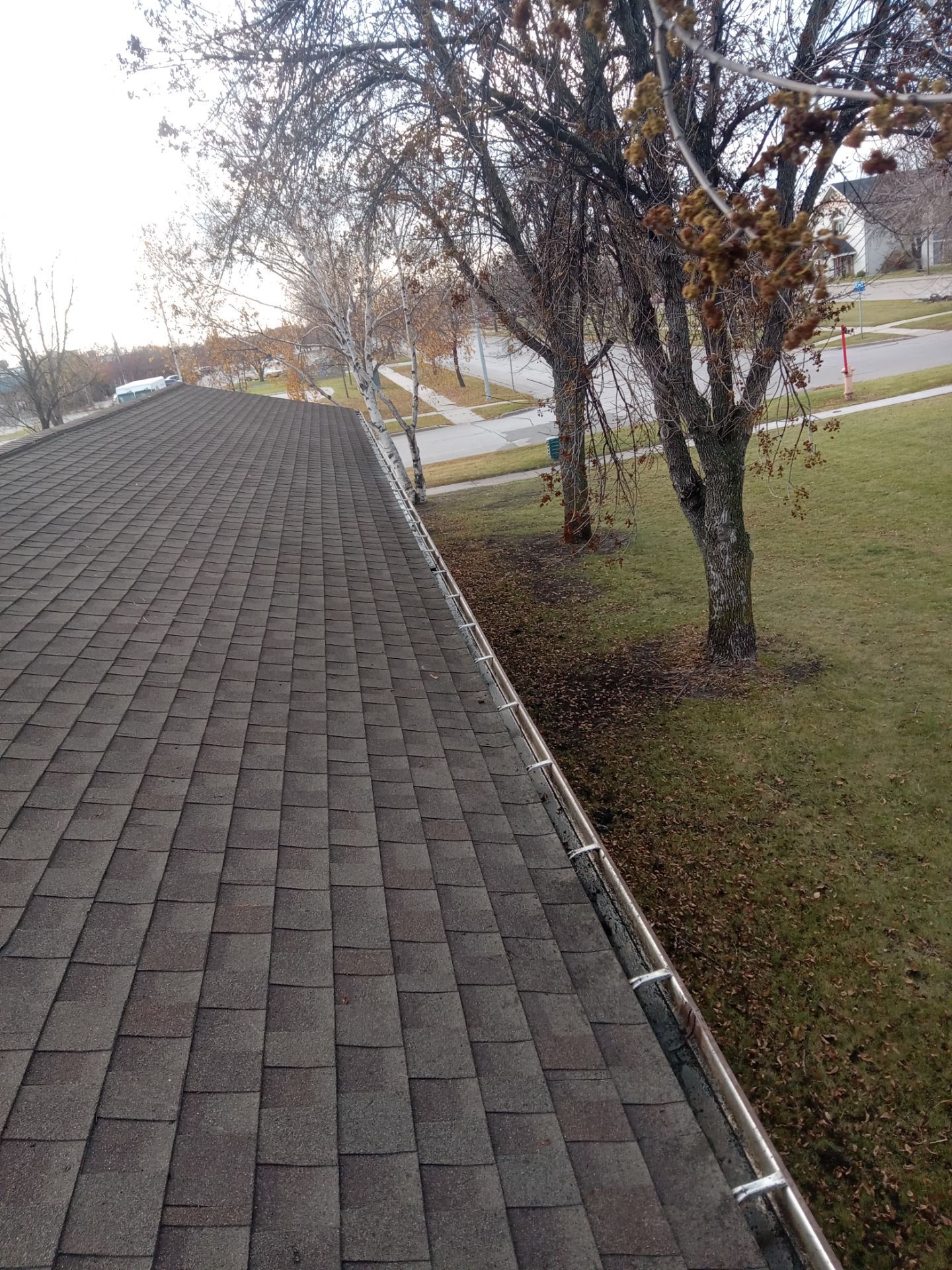 Commercial gutter cleaning Georgia after photo with clean gutters