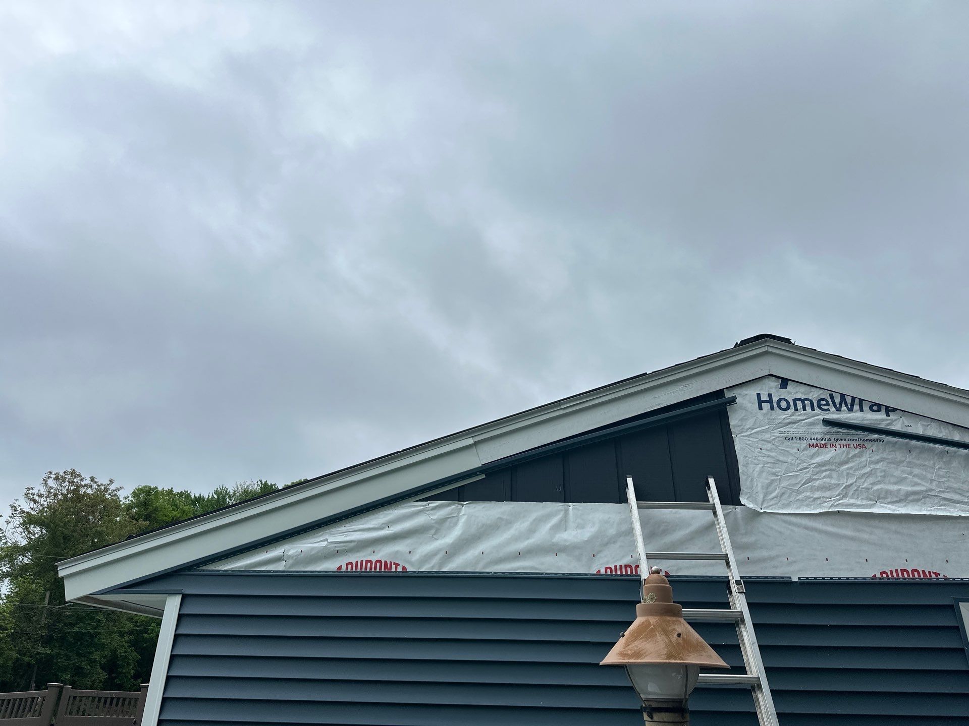 Vinyl Siding Transformation – Pacific Blue by Mighty Dog Roofing of Greater Middlesex County