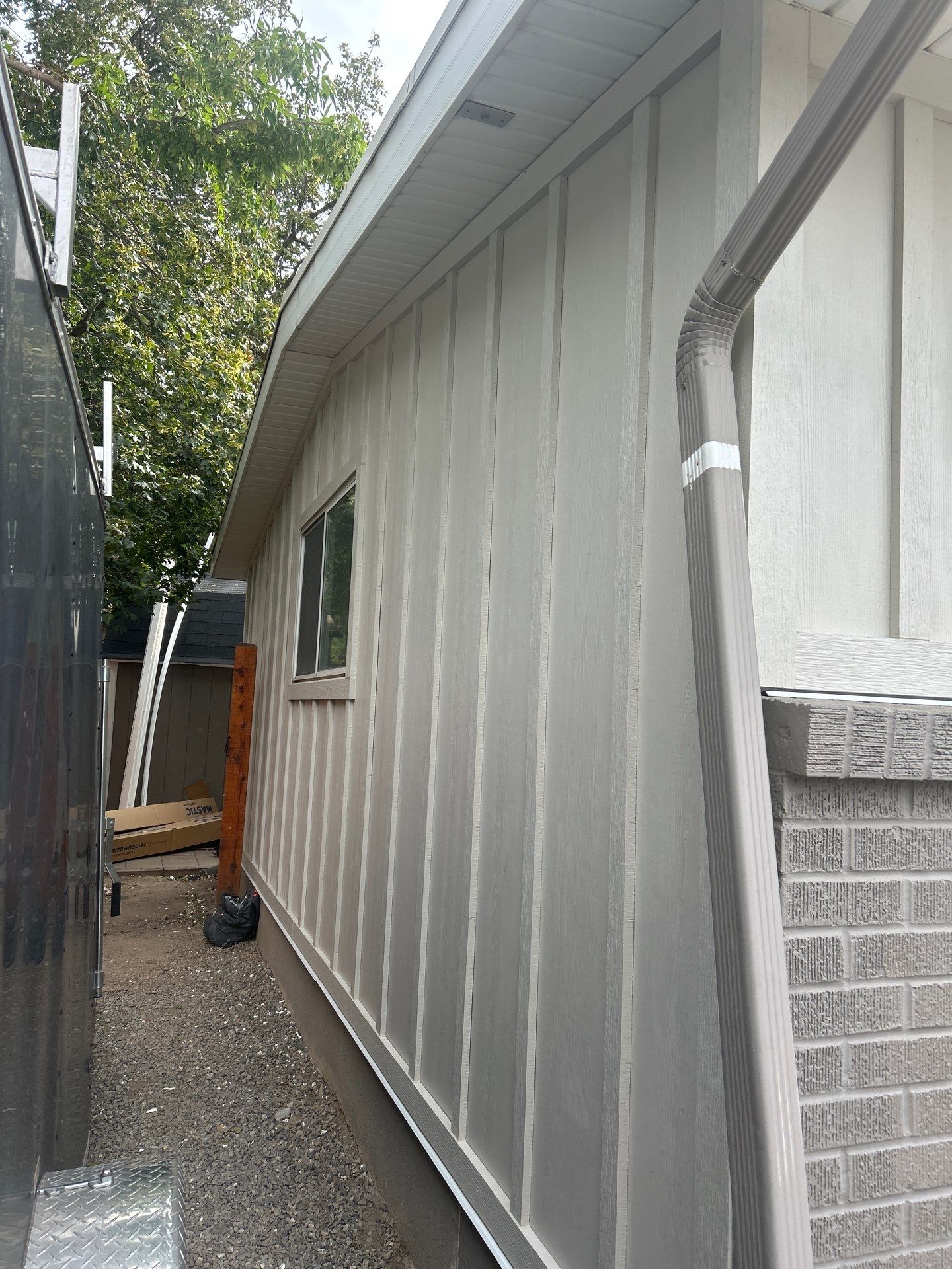 Holladay | Mixed Hardie & Vinyl Siding | Cobble Stone & Desert Sand by Ideal Siding Utah