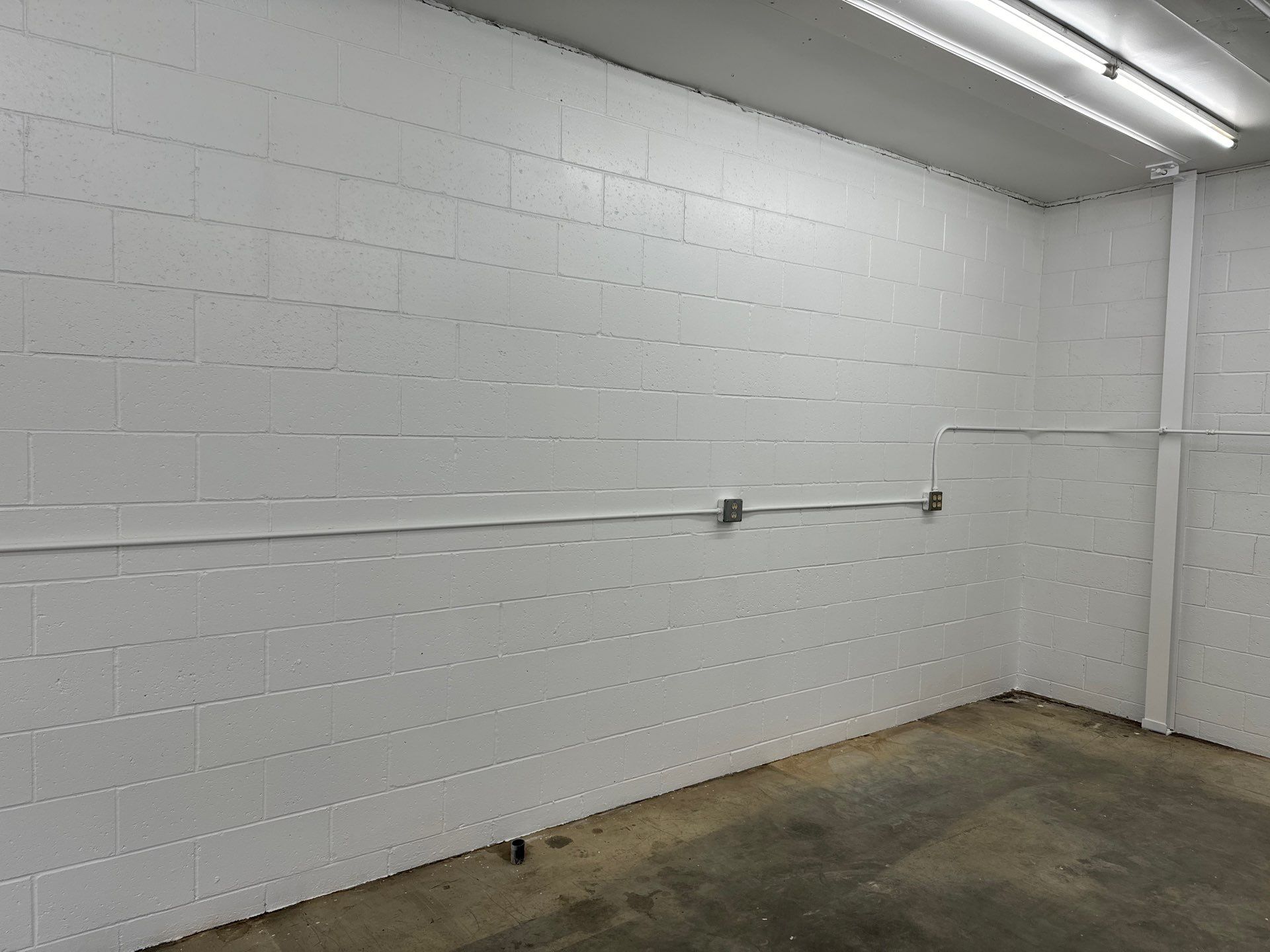 Garage Gets A Fresh Look by Midnight Sun Painting