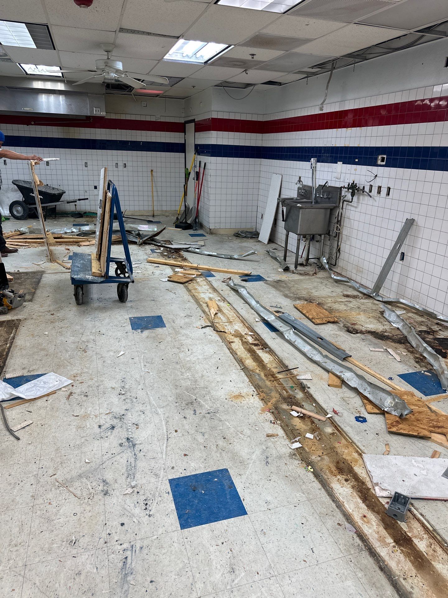 C-Store renovation at Dallas Life by EL-GC LLC 