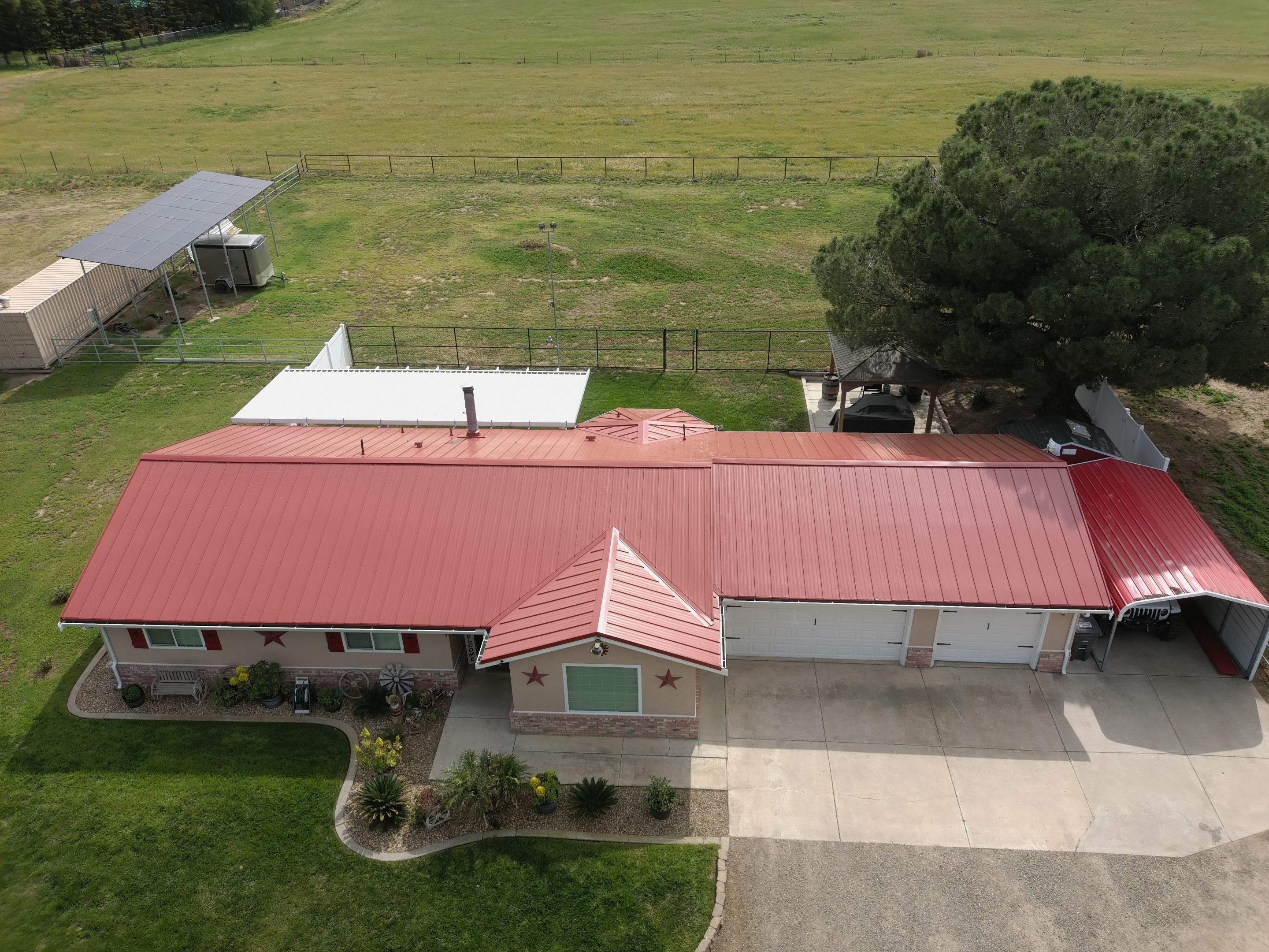 Metal Roofing by Straight Edge Roofing Inc