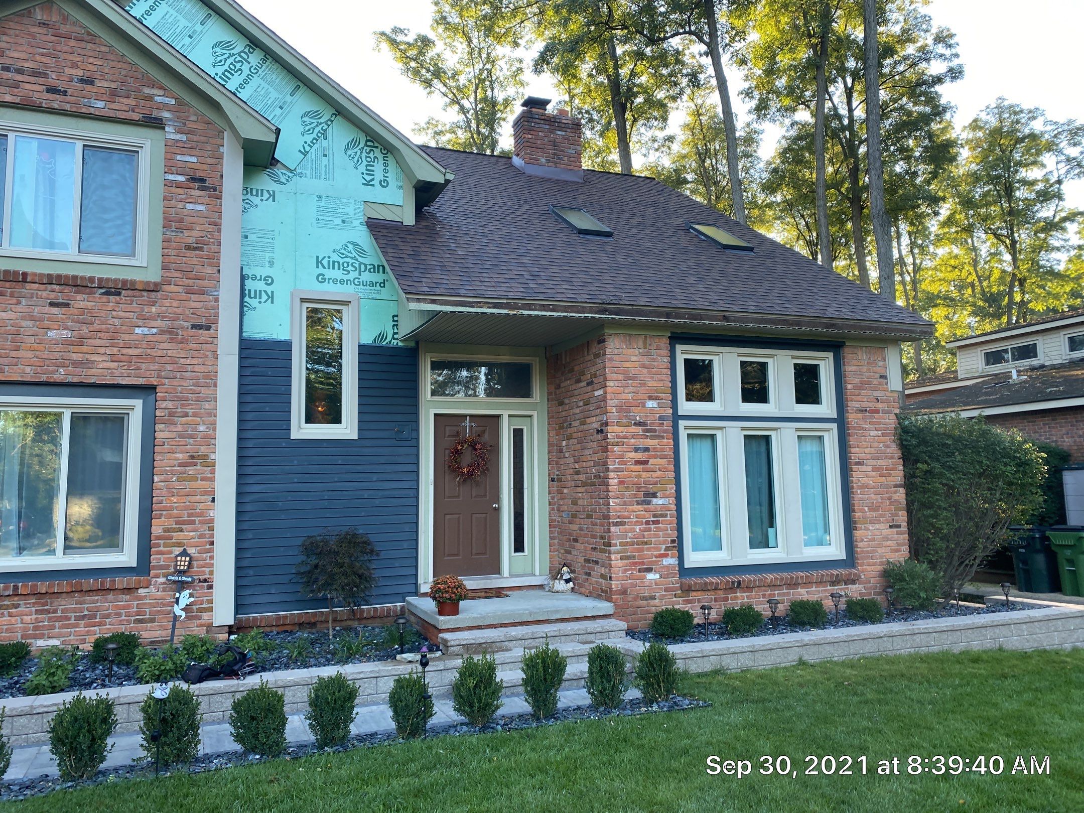Siding Replacement using CertainTeed Restoration Classic D5 by 180 Contractors