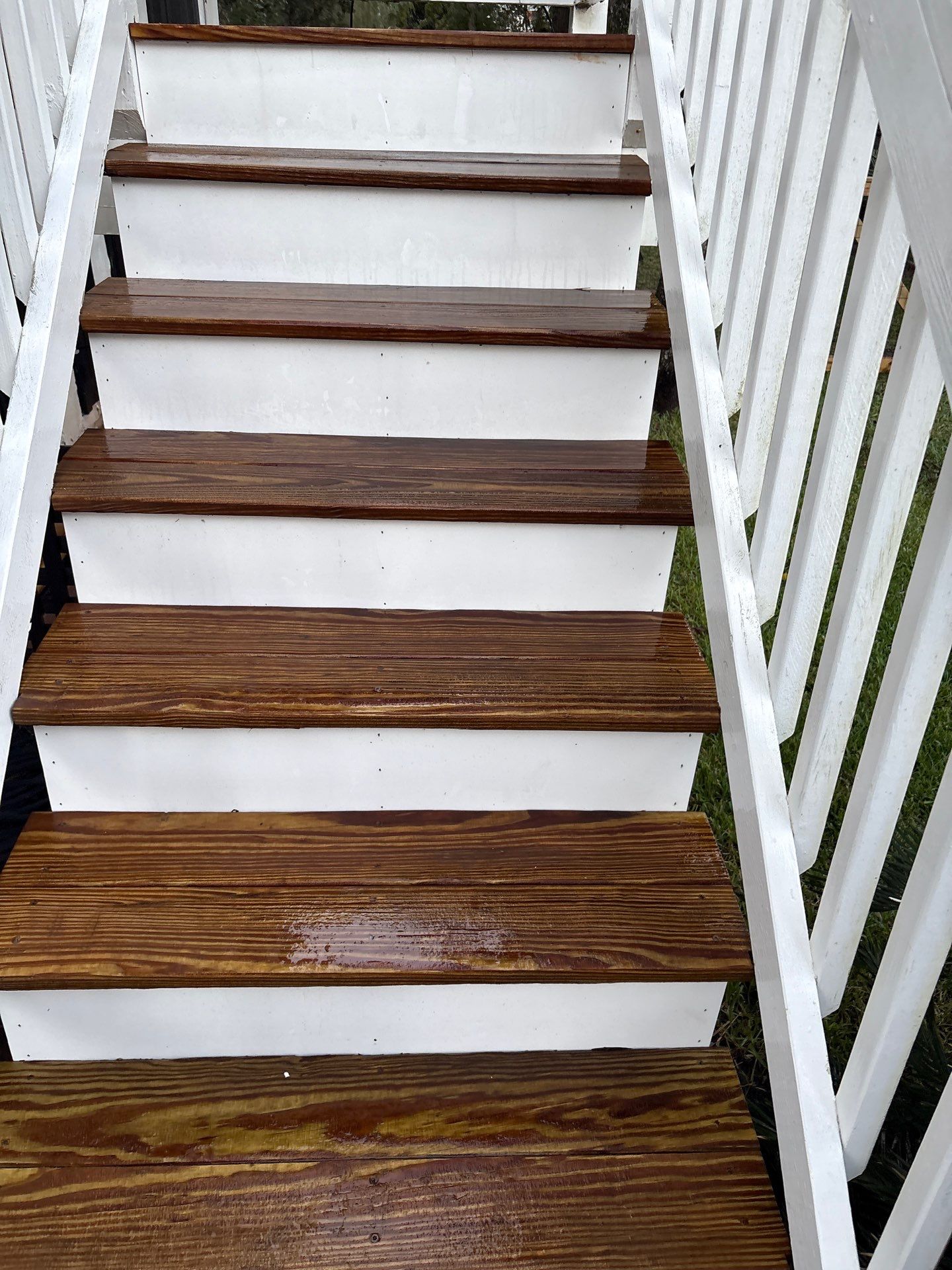 Wood Deck using Wood Sealant by DuraSeal
