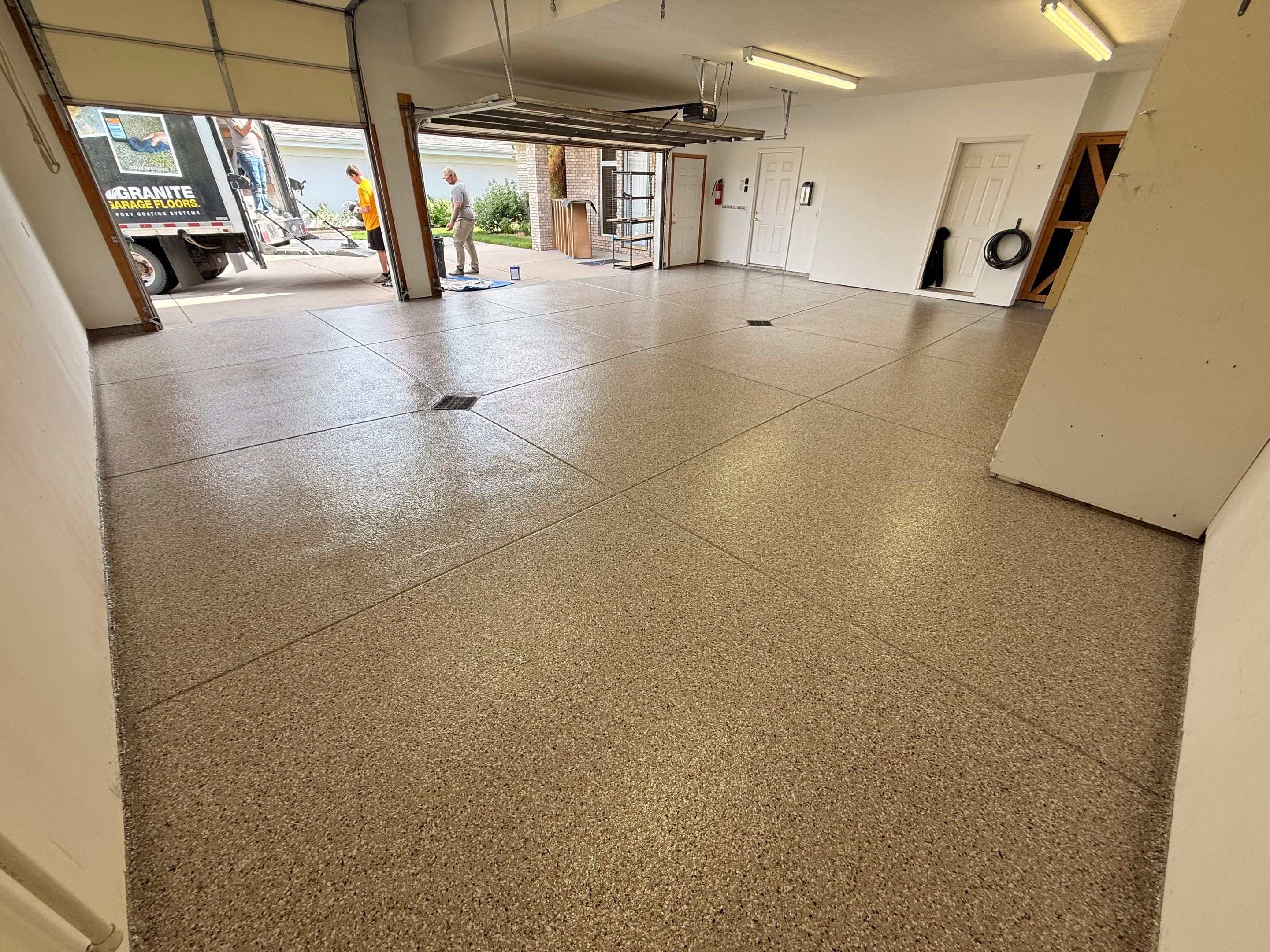 Rae’s Creek 1/4” by Granite Garage Floors