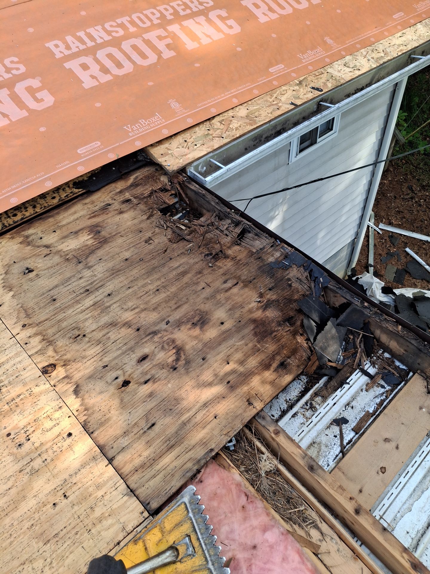 Residential Roofing Installation using GAF Timberline HDZ Charcoal by Rainstoppers Roofing