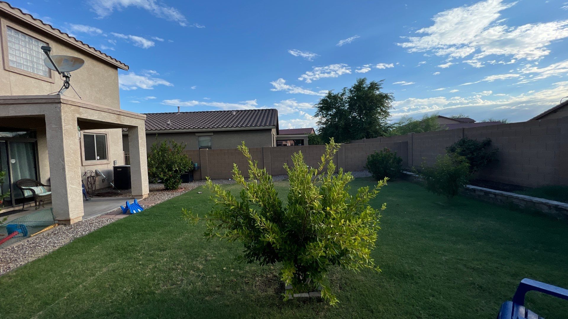 Exterior Painting using Dunn-Edwards EVERSHIELD®  by Crash of Rhinos Painting & Garage Floors