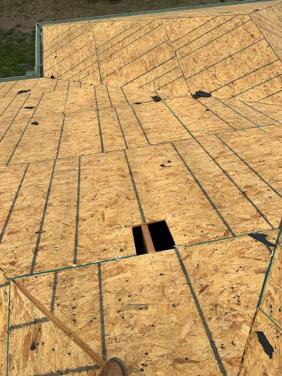 GAF HDZ - Charcoal by Elite Roofing LLC