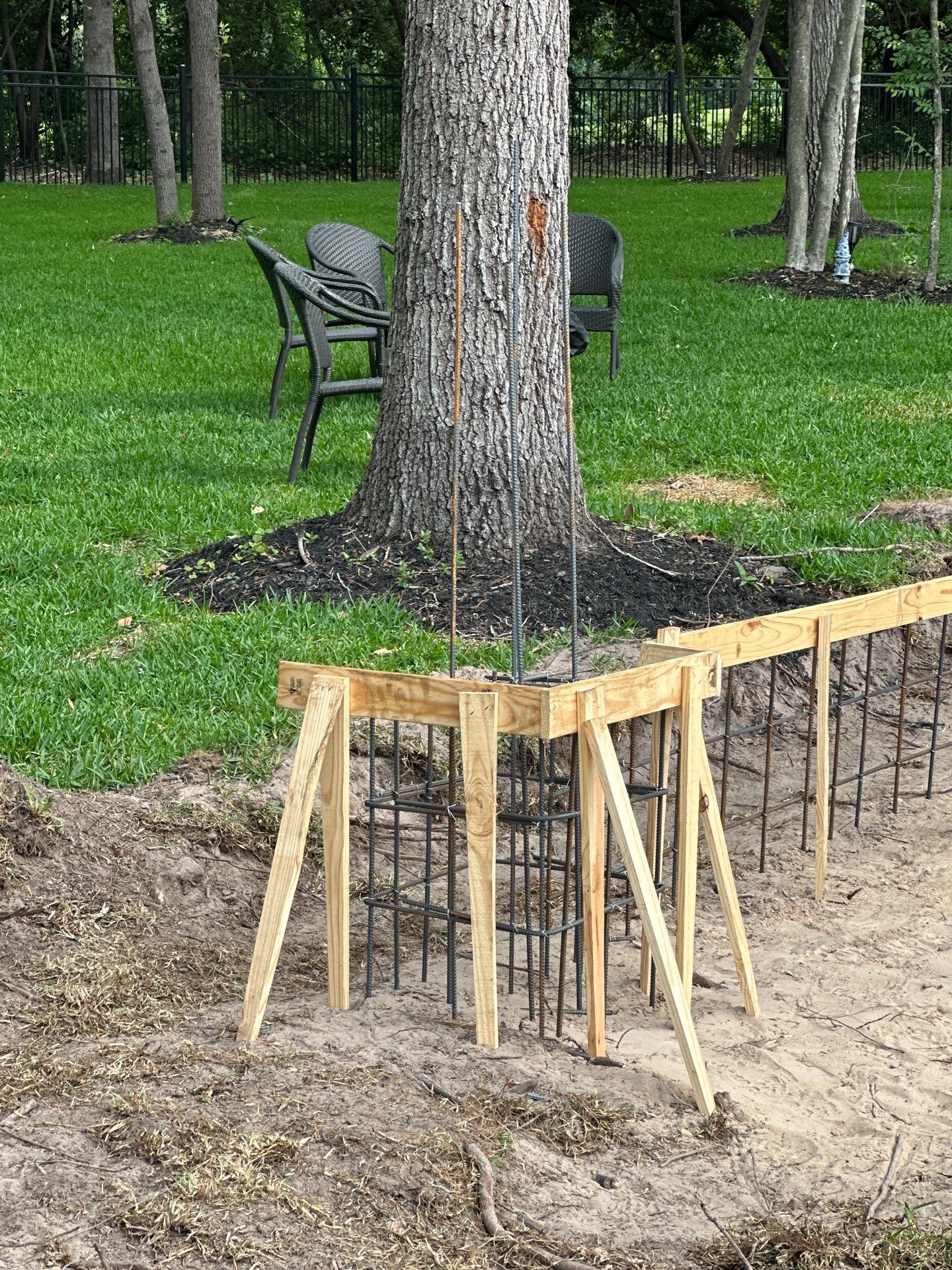 Modern Patio Cover and Kitchen in Montgomery by SophAlx LLC