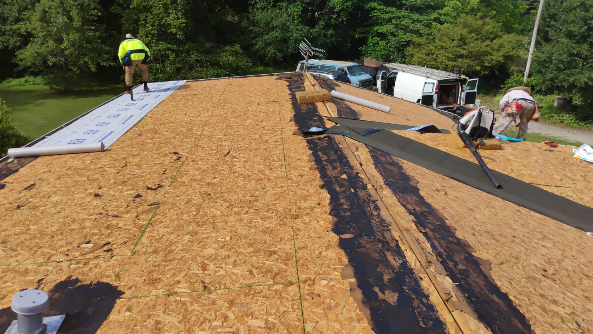 Taylor Roof by BROCK BUILDERS 