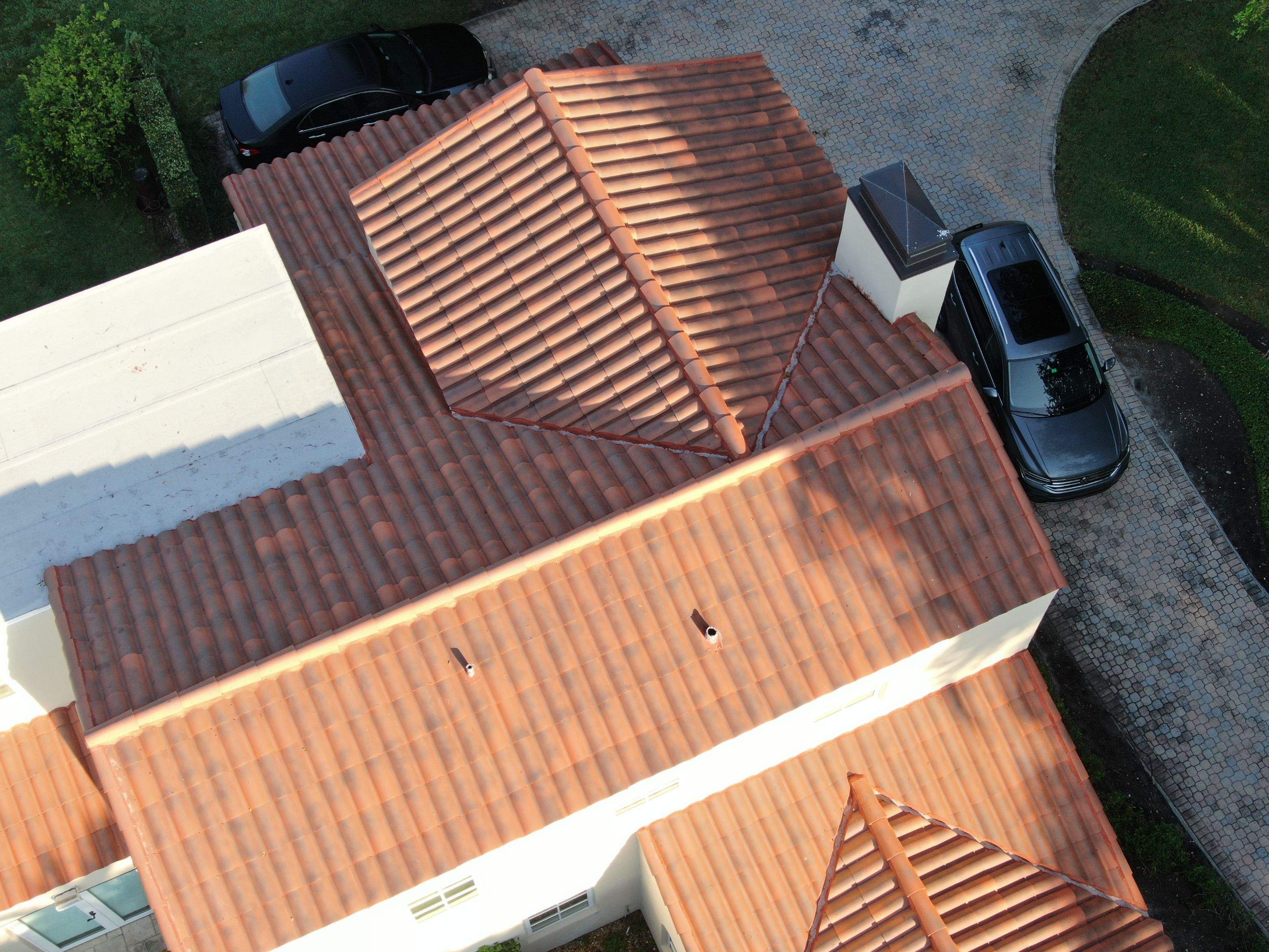 Verea Spanish S  - Fume Color by Istueta Roofing