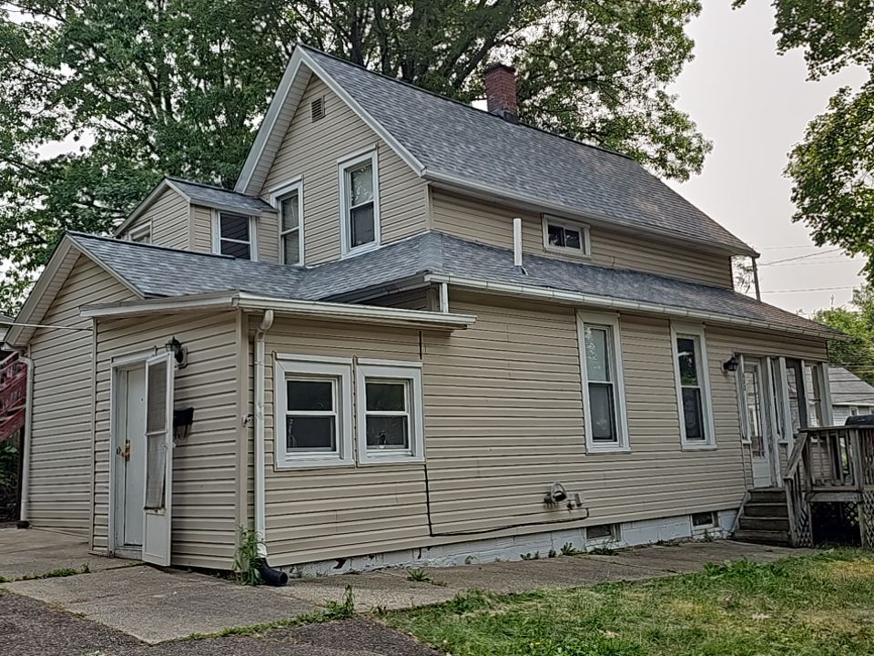 ATLAS PINNACLE COLOR: COASTAL GRANITE by Eagle Eye Roofing