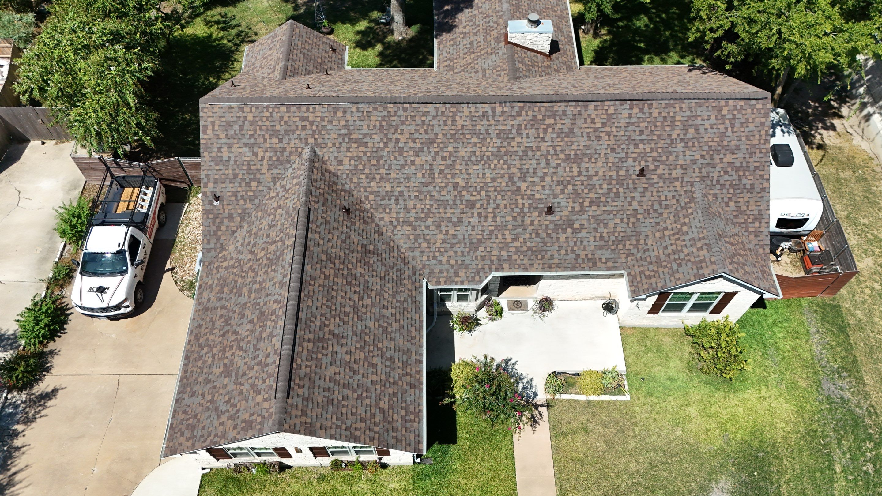 Replacement using Owens Corning - Duration - Teak by Action Exteriors Austin