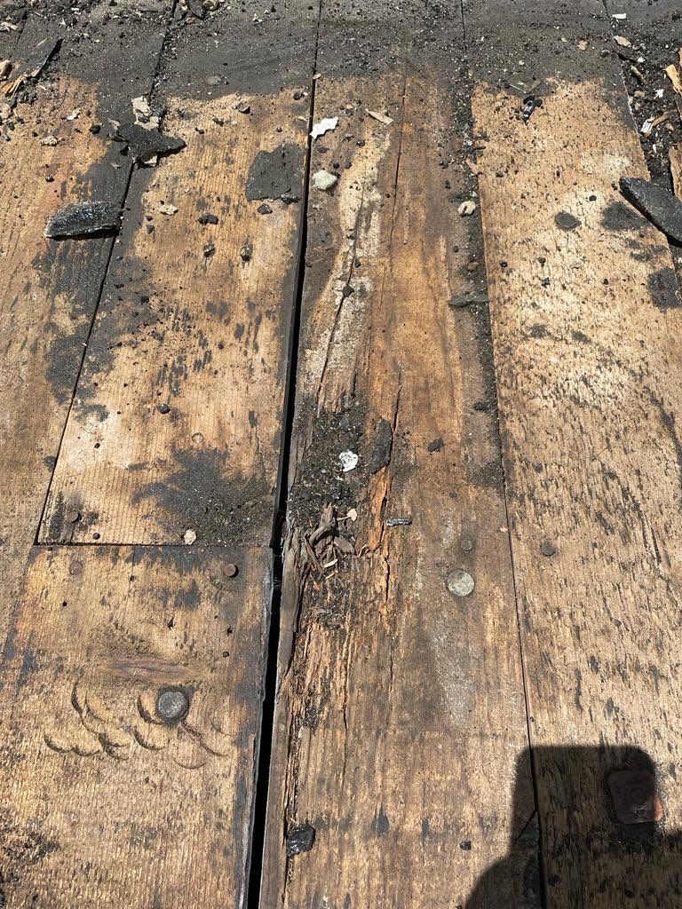 Commercial Roofing Installation using Conklin BenchPly system with PUMA top coat (imbedded fabric system) by Straight Edge Roofing Inc